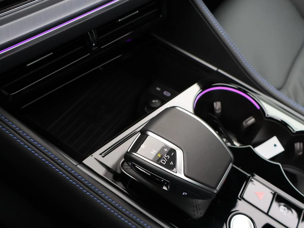 Volkswagen Touareg R Touareg R V6 eHybrid 4MOTION 250 kW (340 pk) 8 versnellingen Tiptronic / DEMO