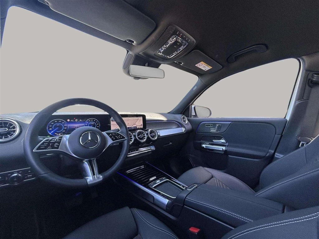Mercedes-Benz-EQB-image-11