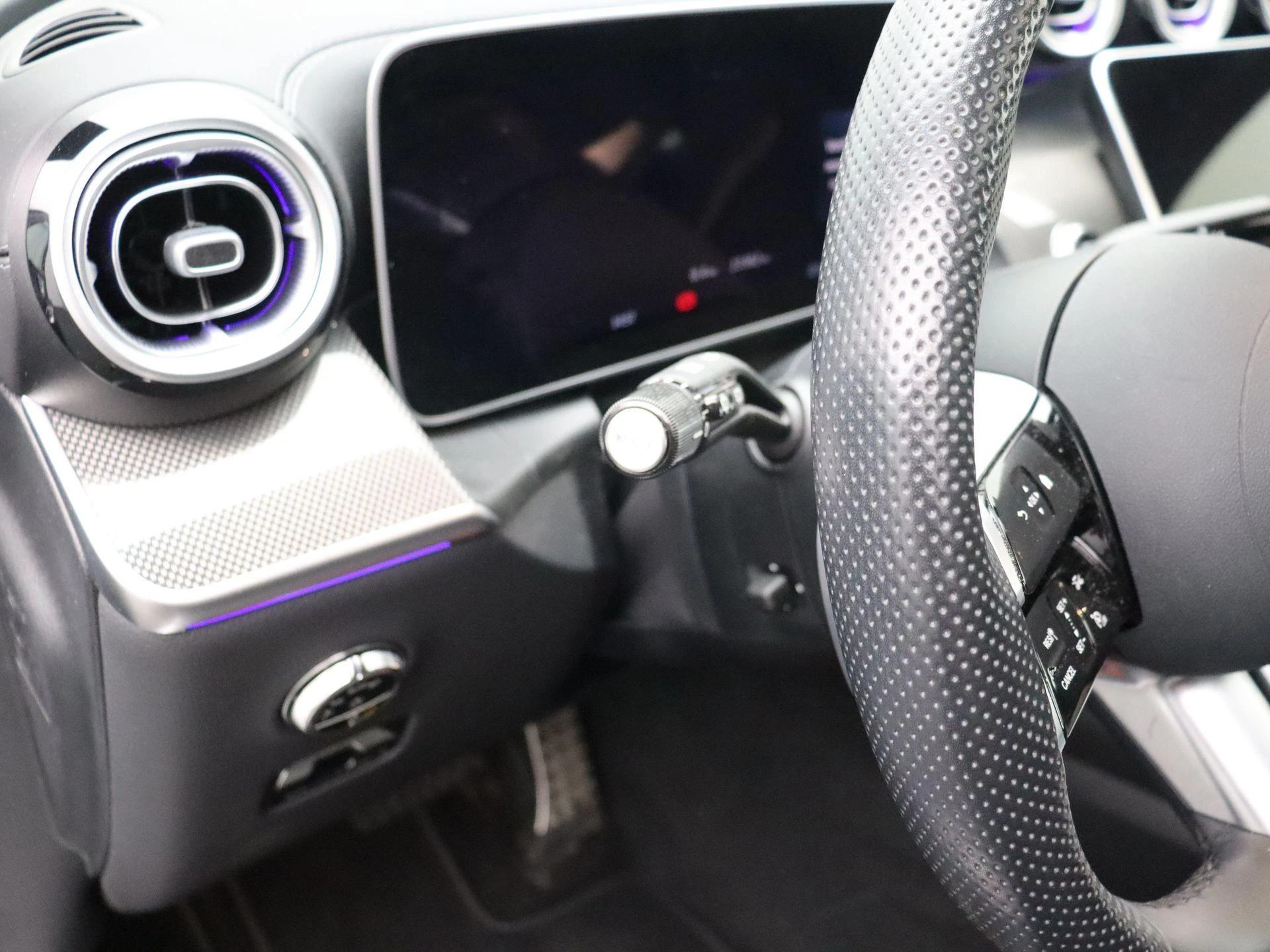 Mercedes-Benz-GLC-image-9