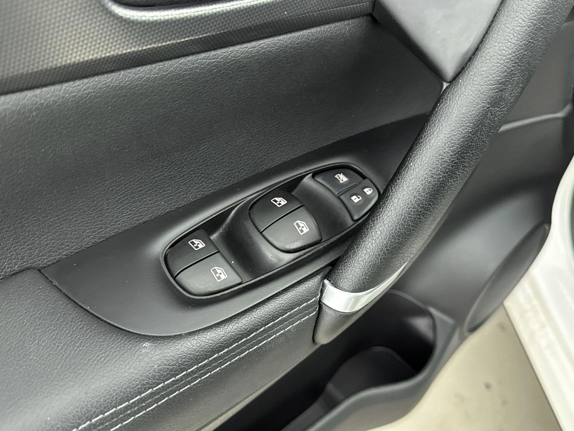 Nissan-QASHQAI-image-23