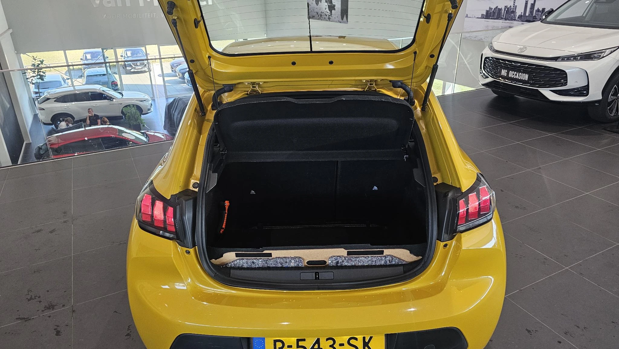 Peugeot-208-image-9