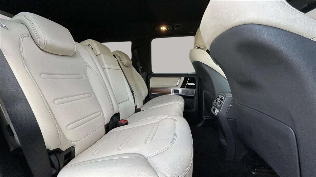 Mercedes-Benz-G-Klasse-image-27