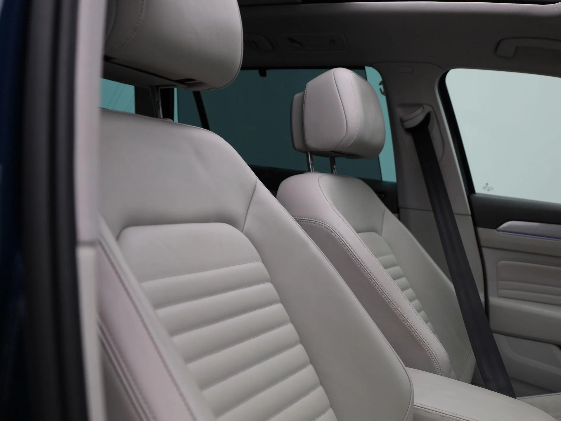 Volkswagen-Passat-image-39