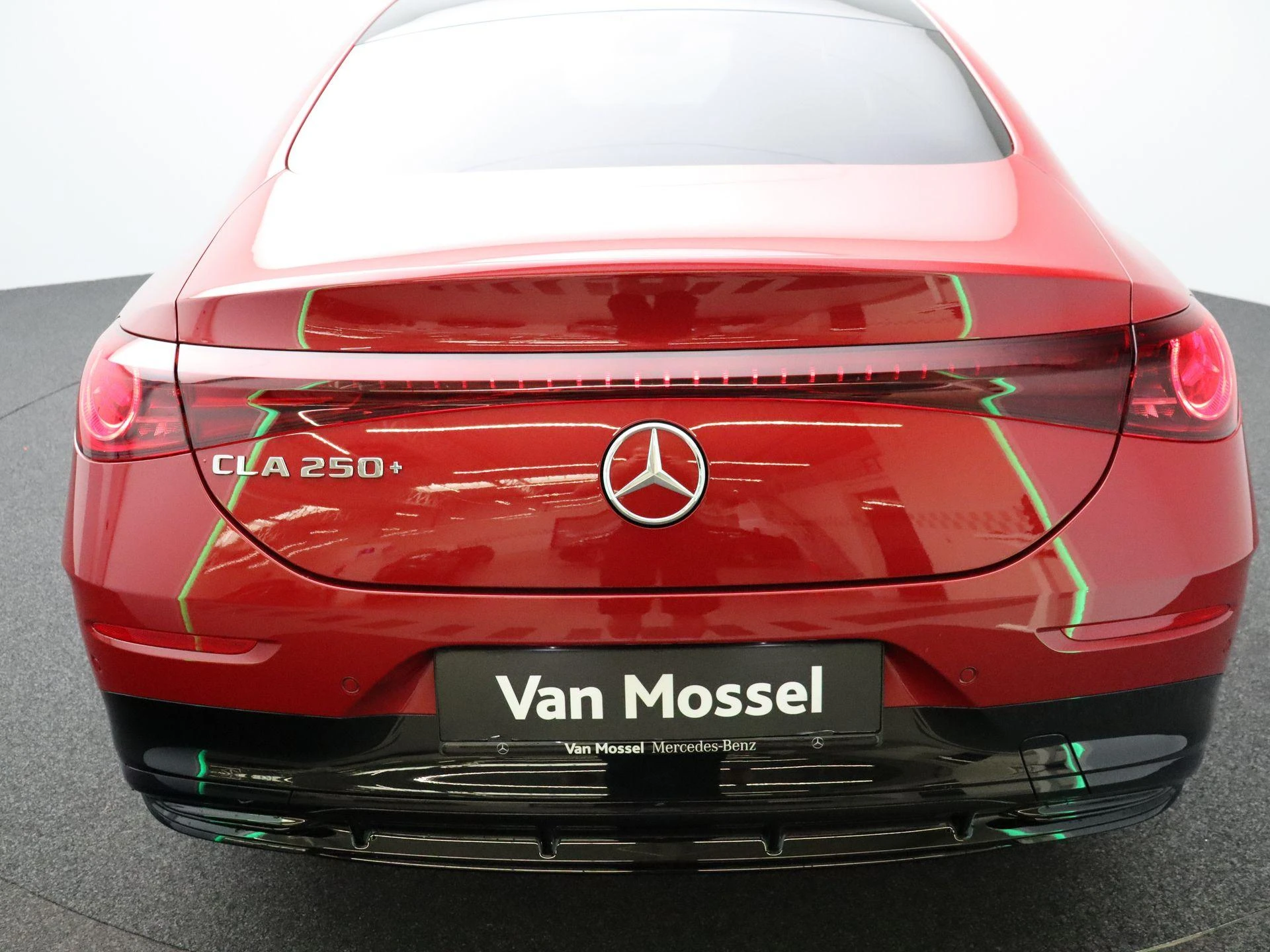 Mercedes-Benz-CLA-image-25