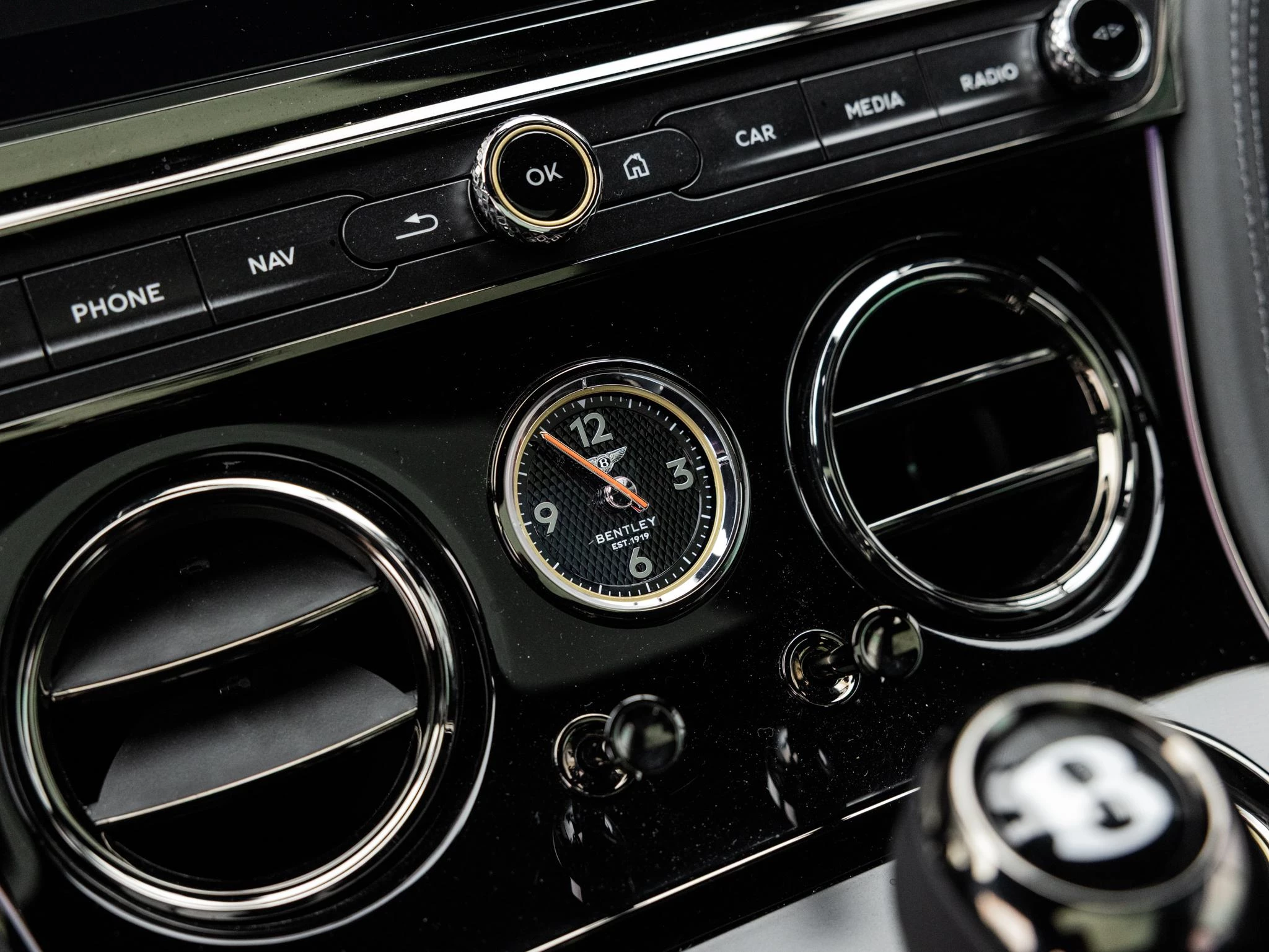 Bentley-Continental GT-image-23