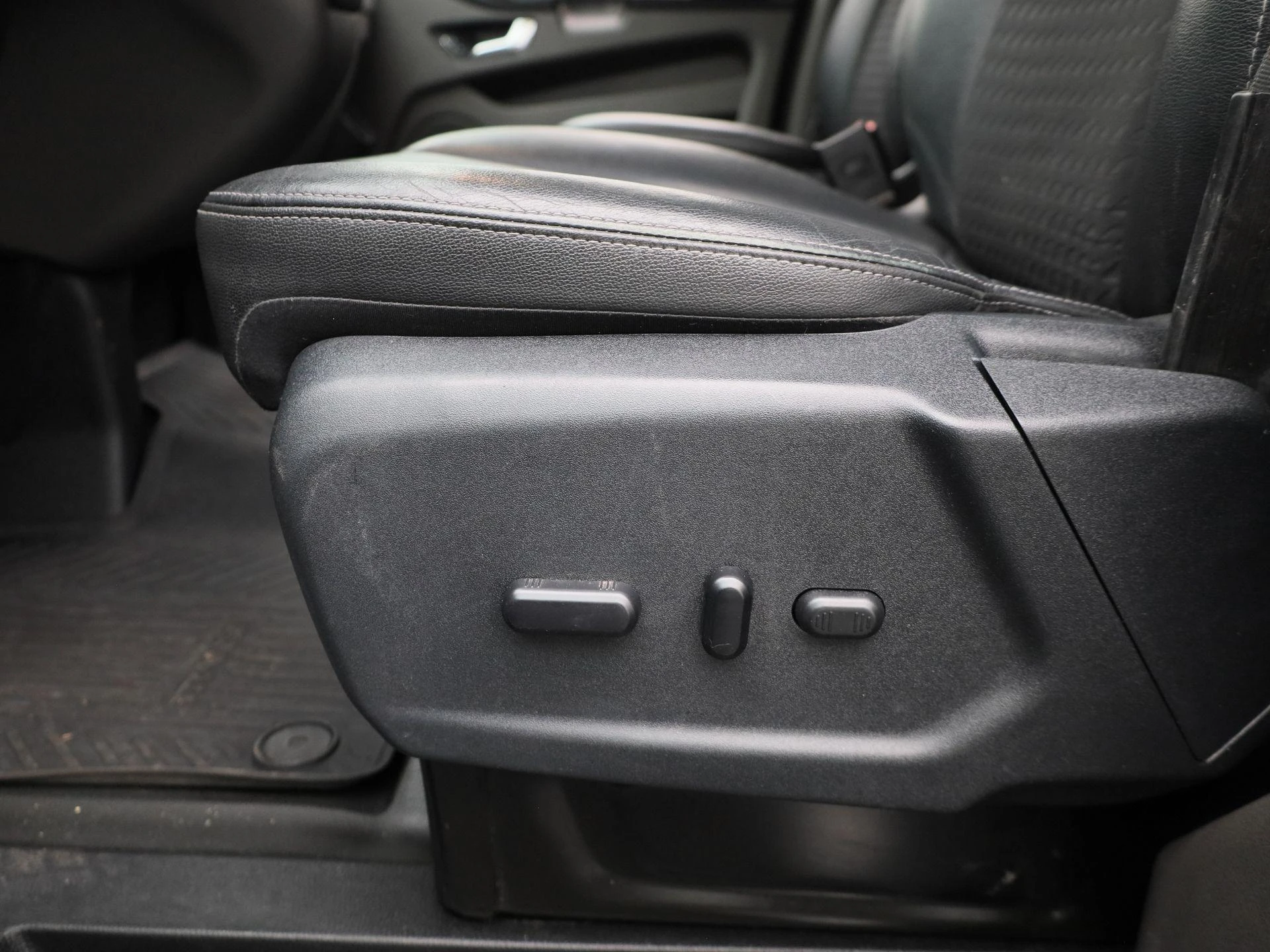 Ford-Transit Custom-image-19