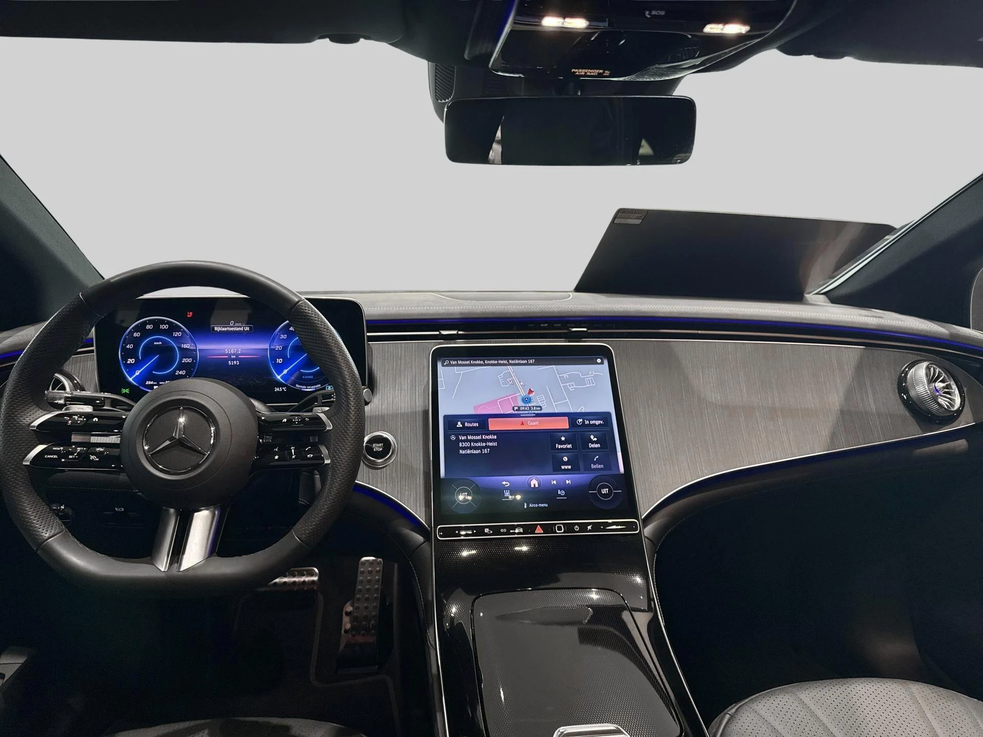 Mercedes-Benz-EQE-image-12