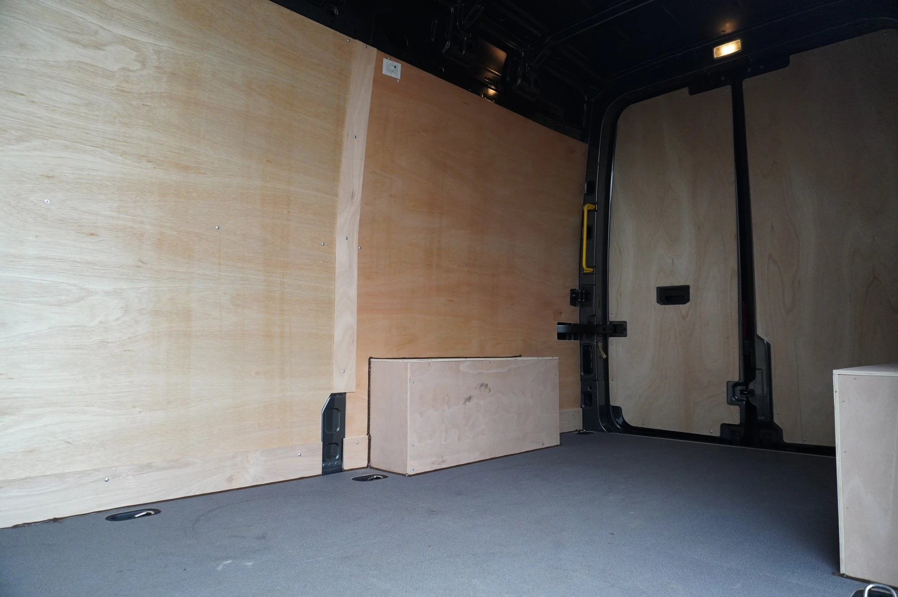 Volkswagen-Crafter-image-9