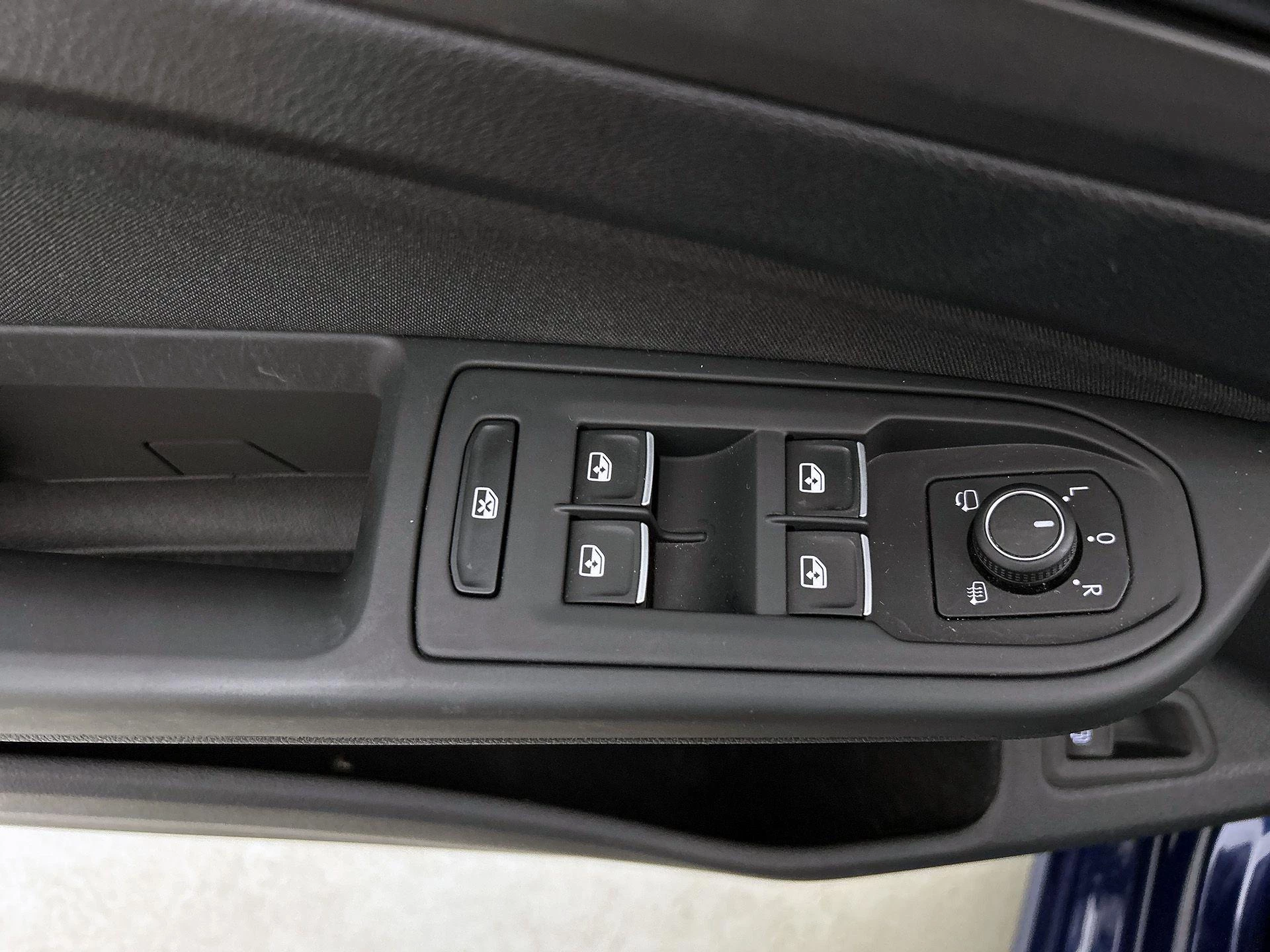 Volkswagen-Golf-image-36