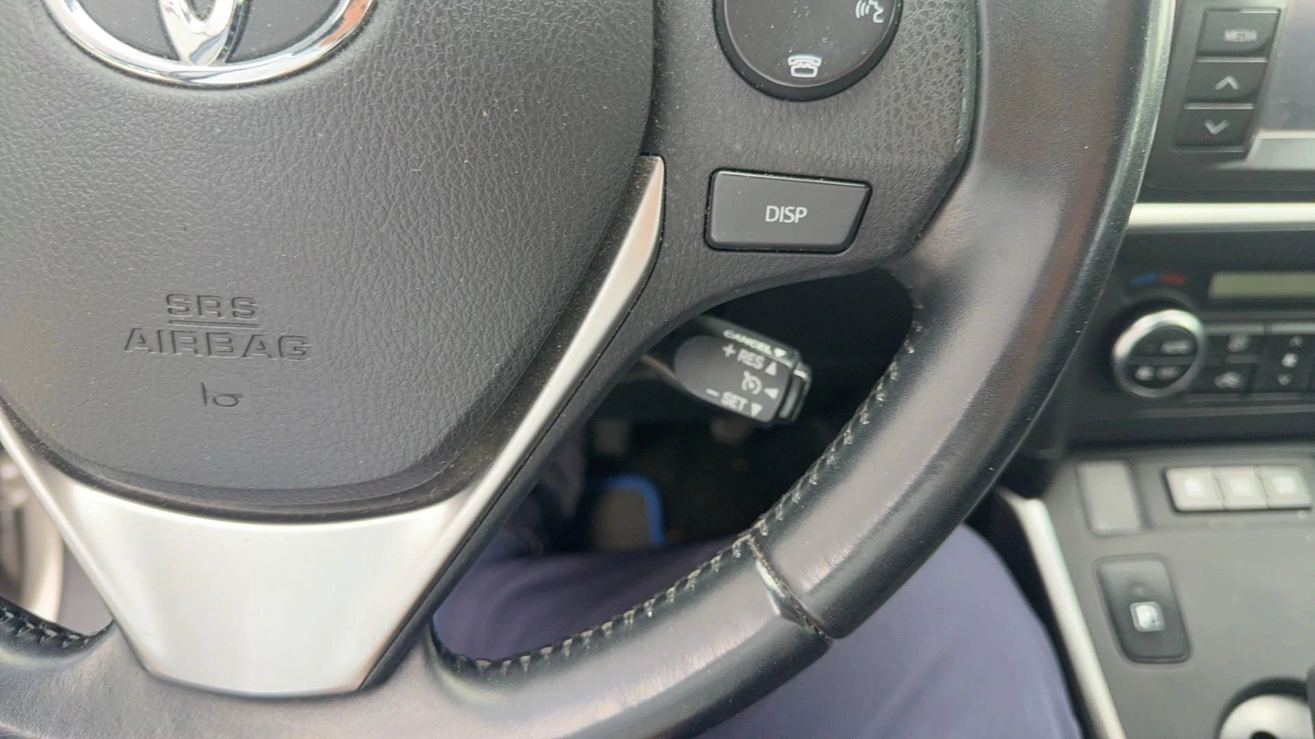 Toyota-Auris-image-11