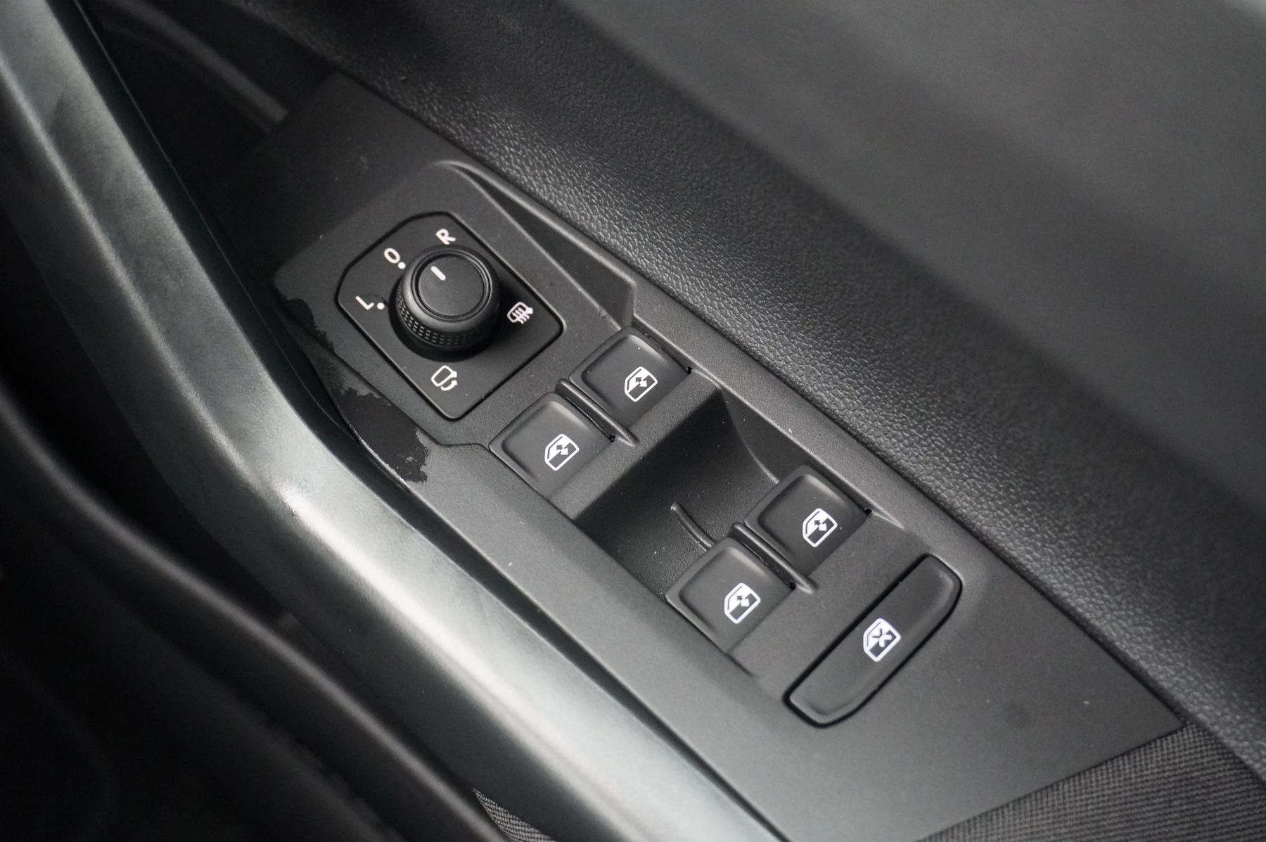 Volkswagen-Polo-image-32
