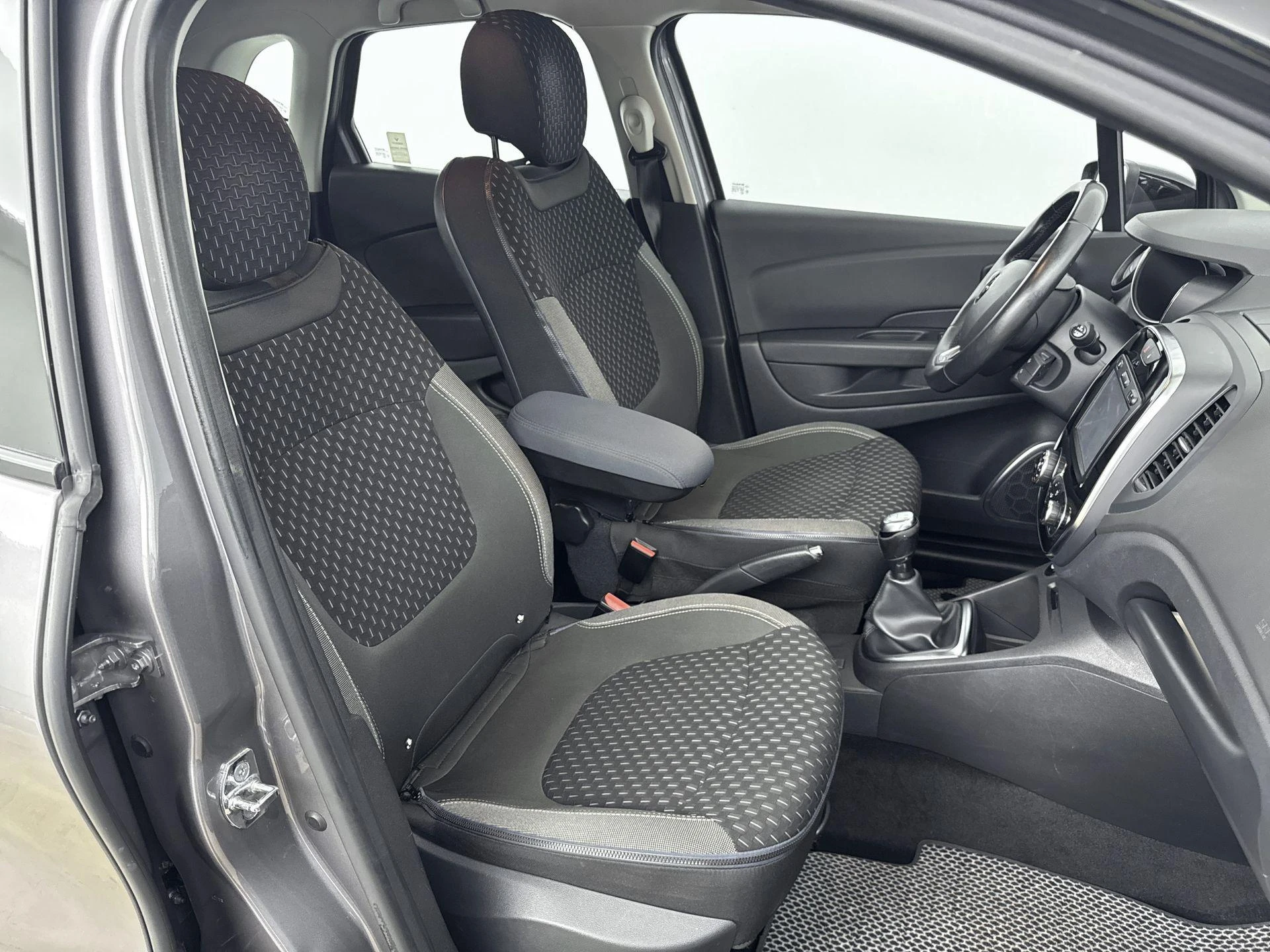 Renault-Captur-image-23