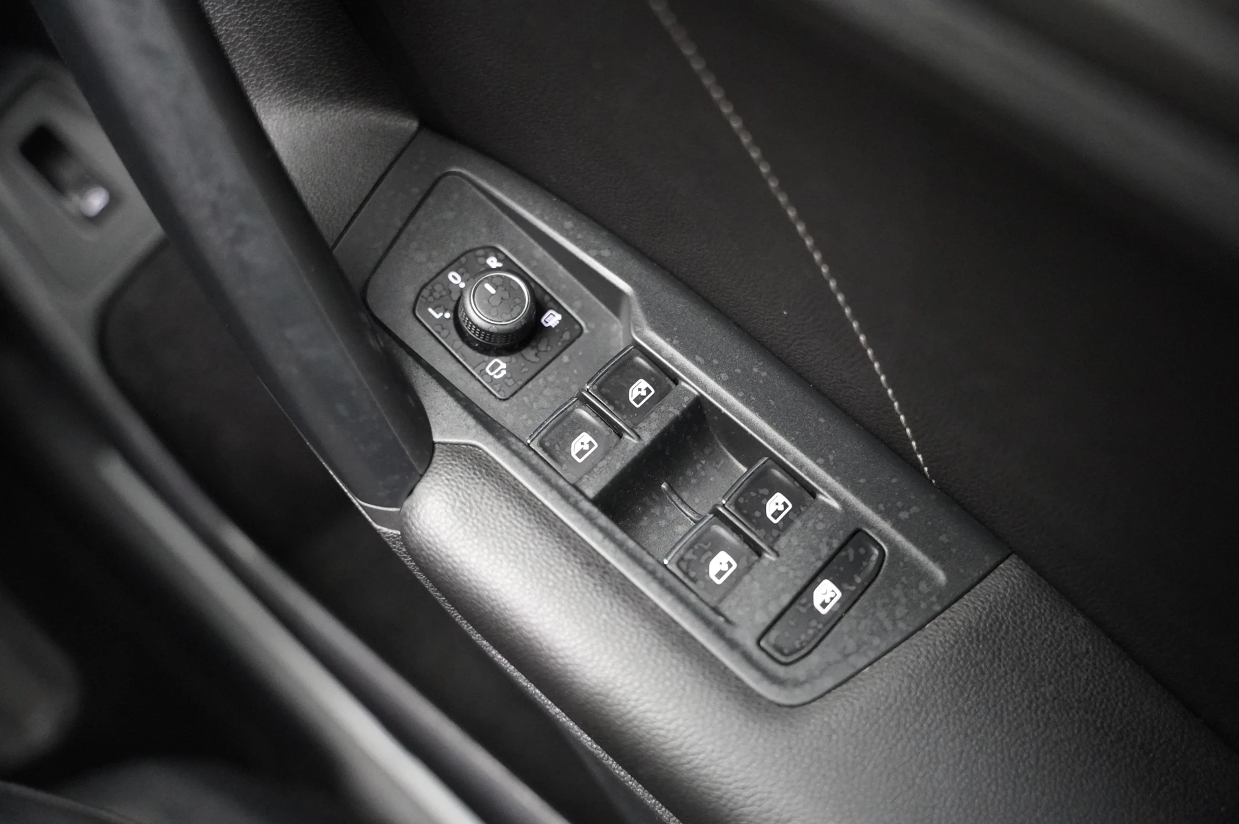 Volkswagen-Tiguan-image-21