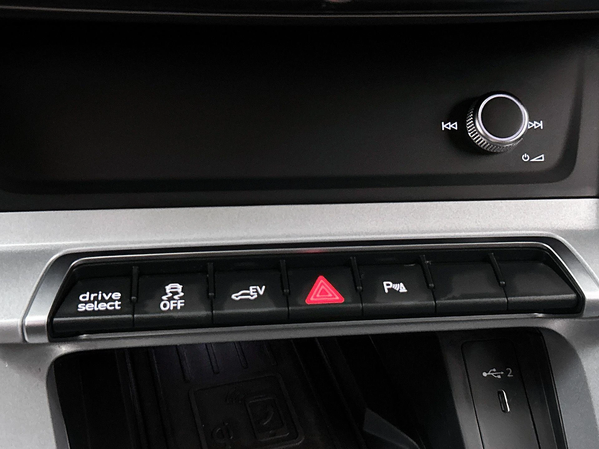 Audi-Q3-image-12