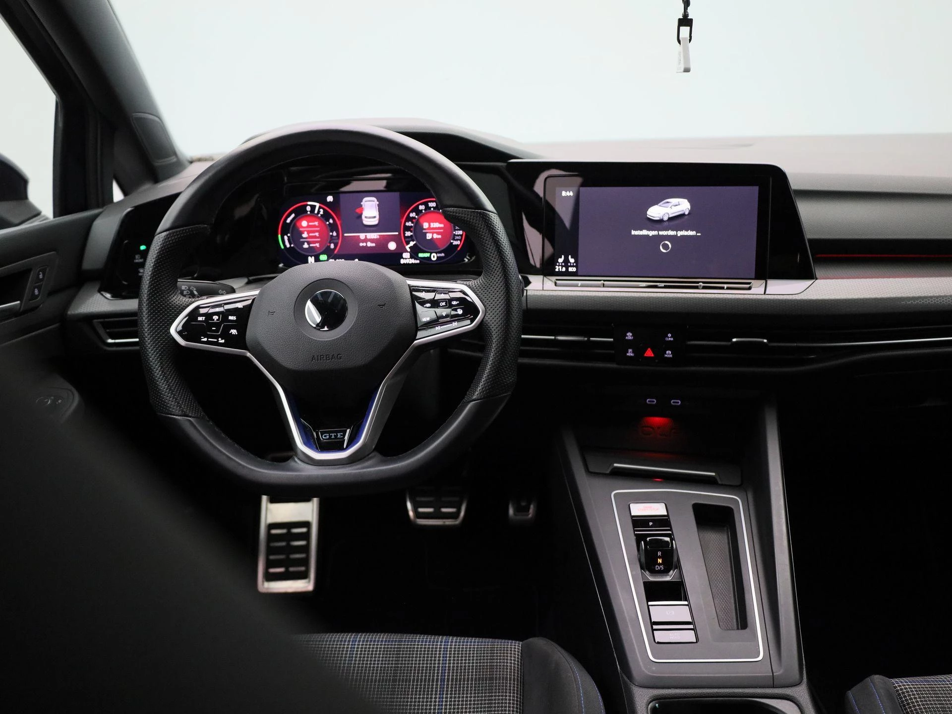 Volkswagen-Golf-image-6