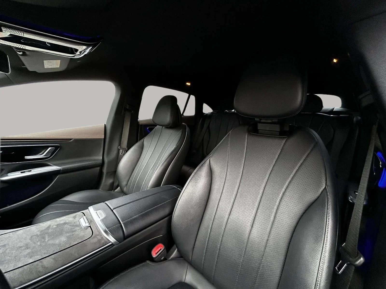 Mercedes-Benz-EQE-image-10