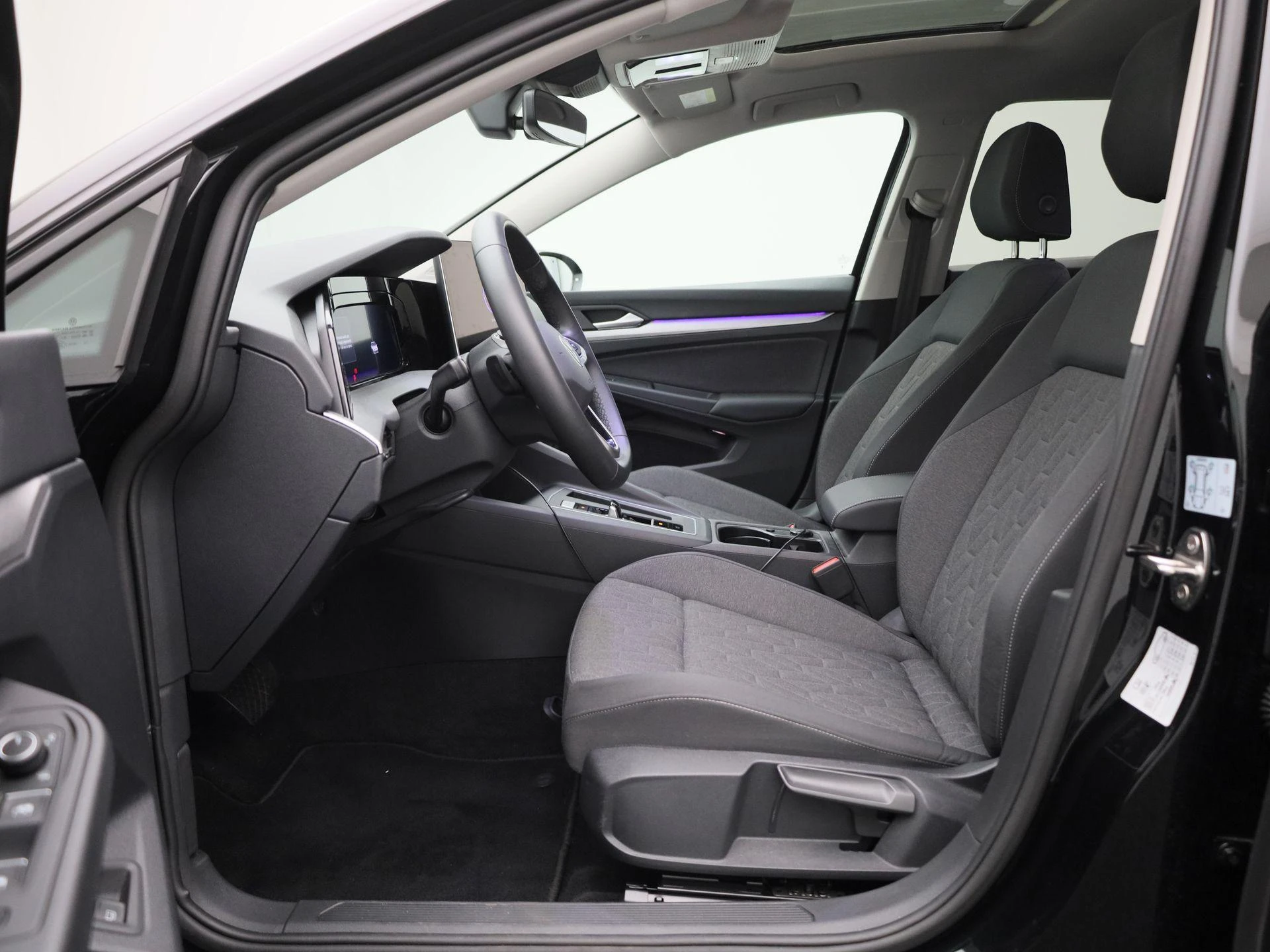 Volkswagen-Golf-image-10