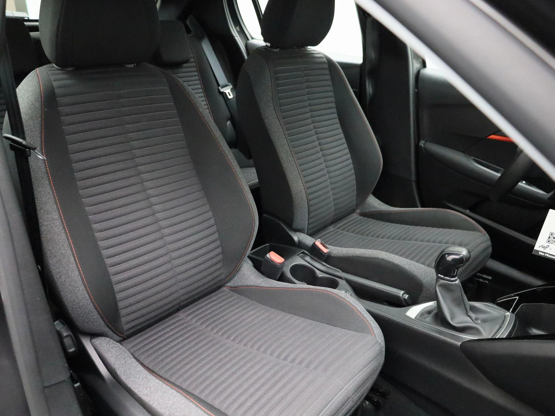 Peugeot-208-image-29