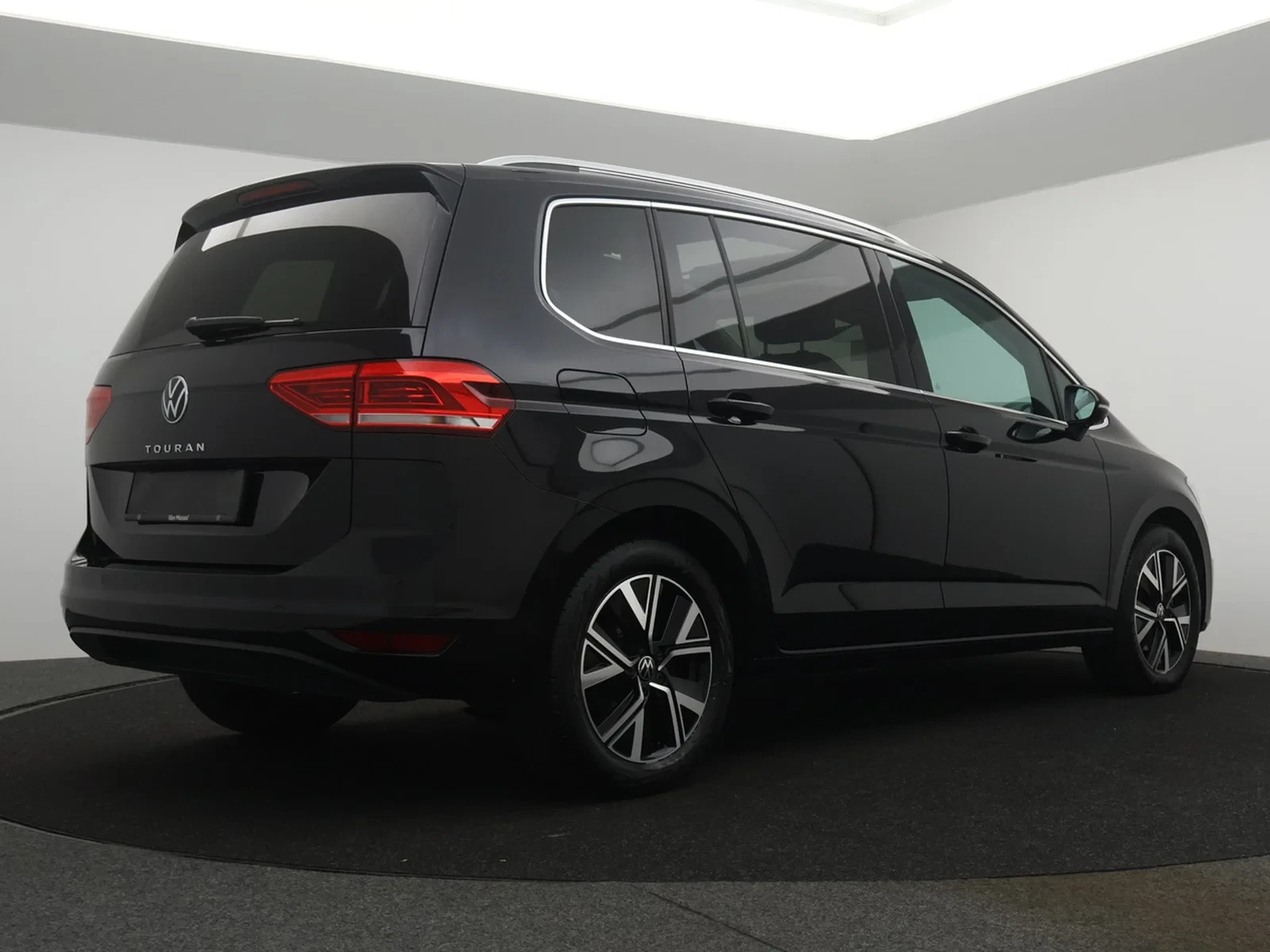 Volkswagen Touran Touran Highline 1.5TSI 150PK *AUTOMAAT*PANODAK*7 ZITPLAATSEN*CAMERA*LEDER*ACC*PDC*NAVI*APP-CONNECT*...*