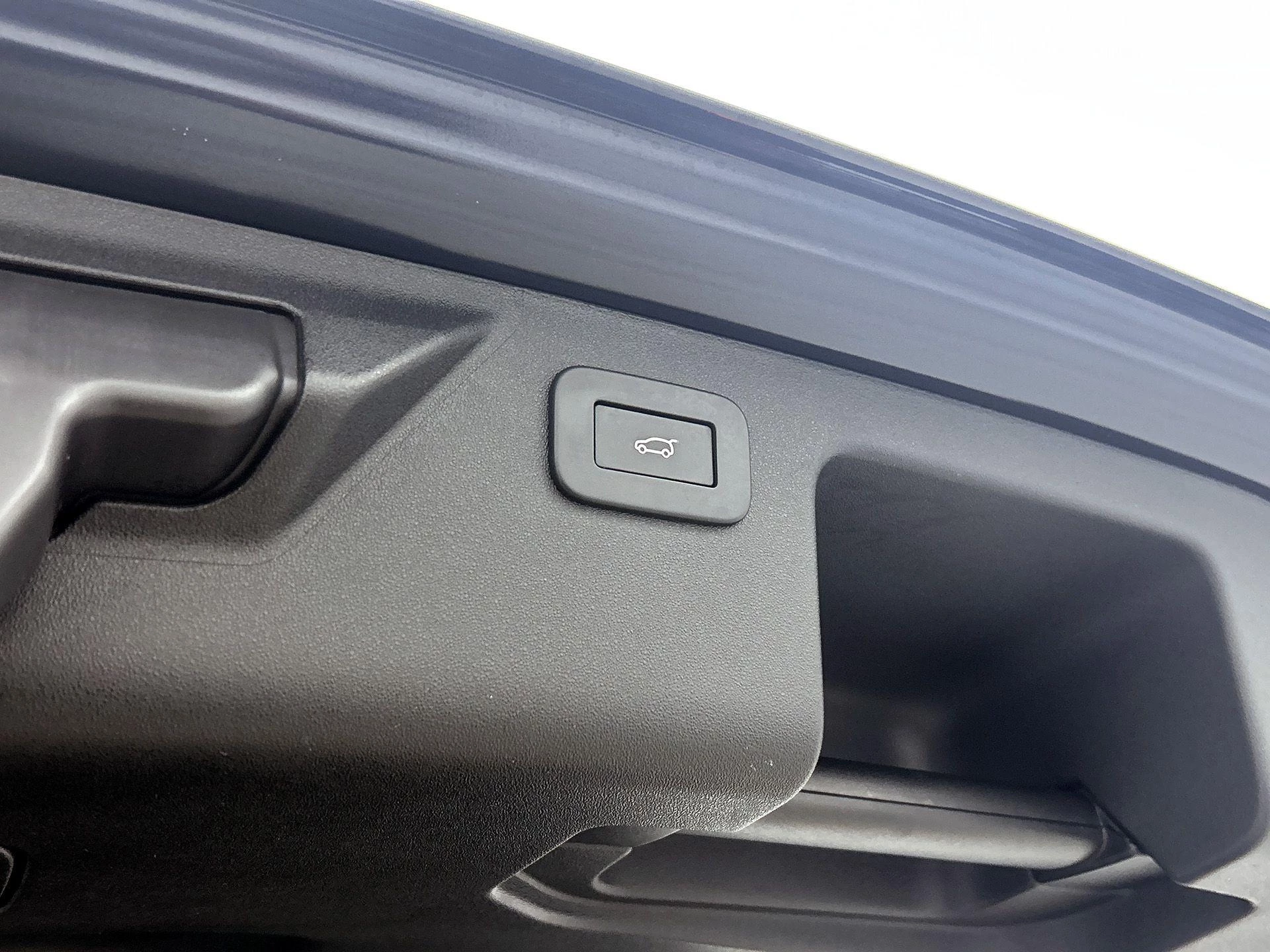 Land Rover-Discovery Sport-image-23