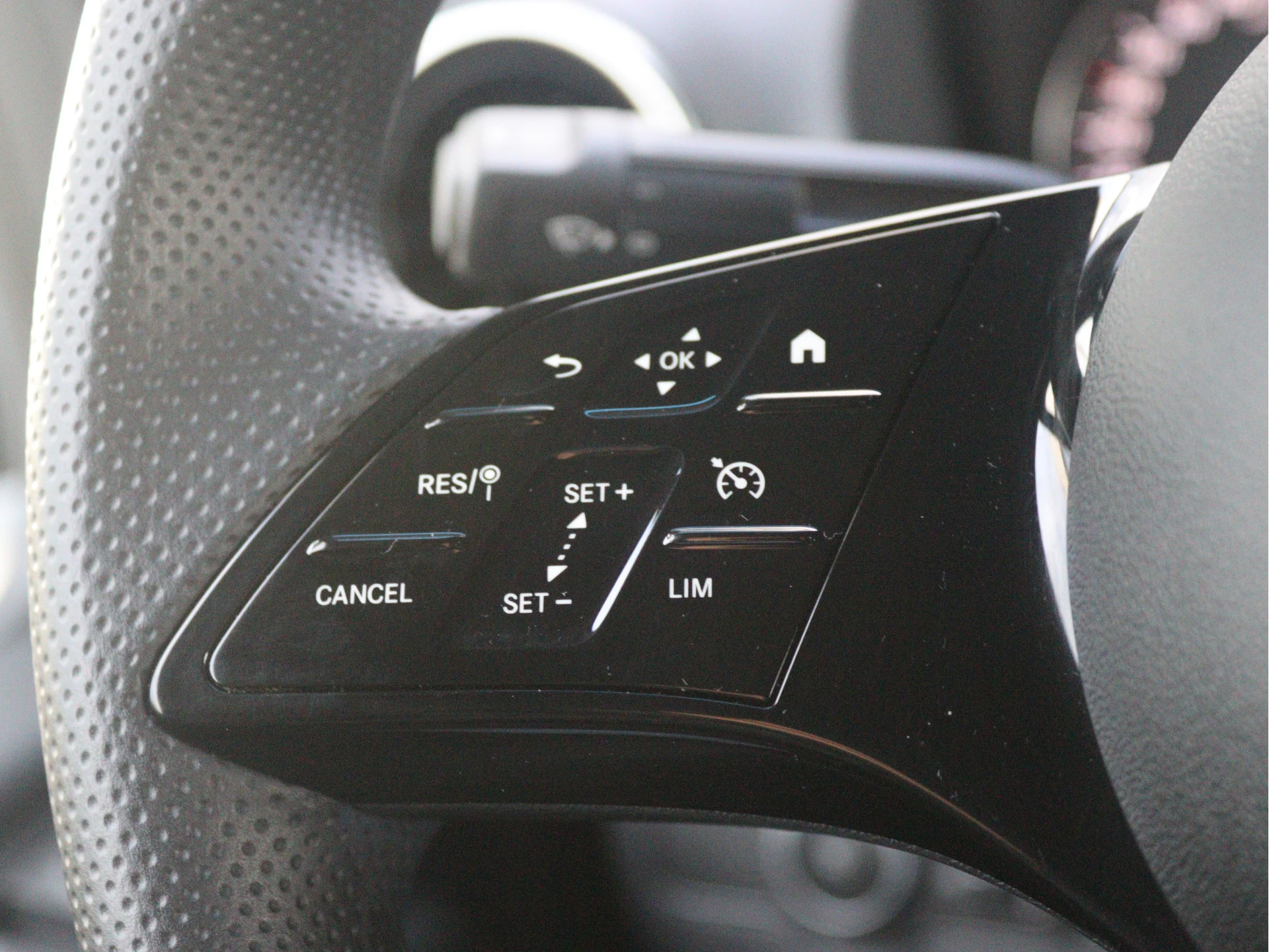 Mercedes-Benz-Sprinter-image-6