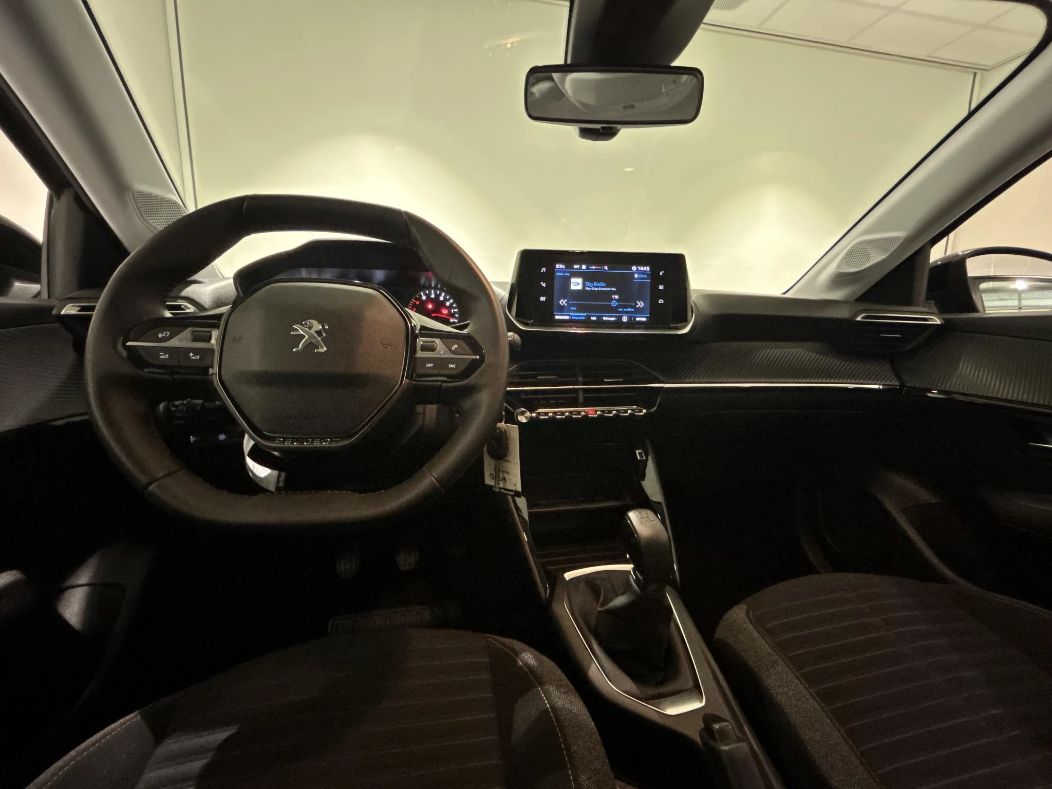 Peugeot-208-image-14