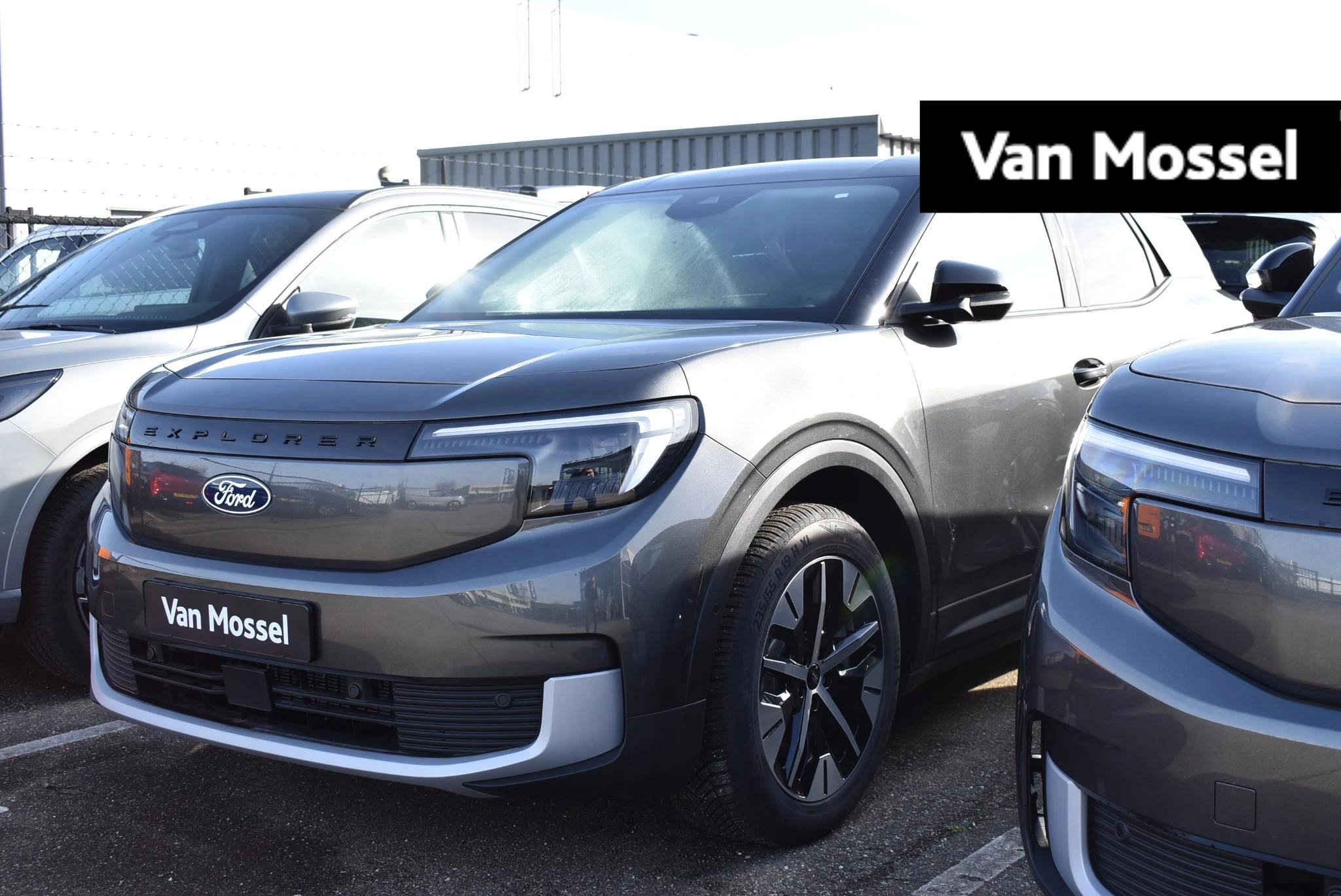 Ford-Explorer-image-0