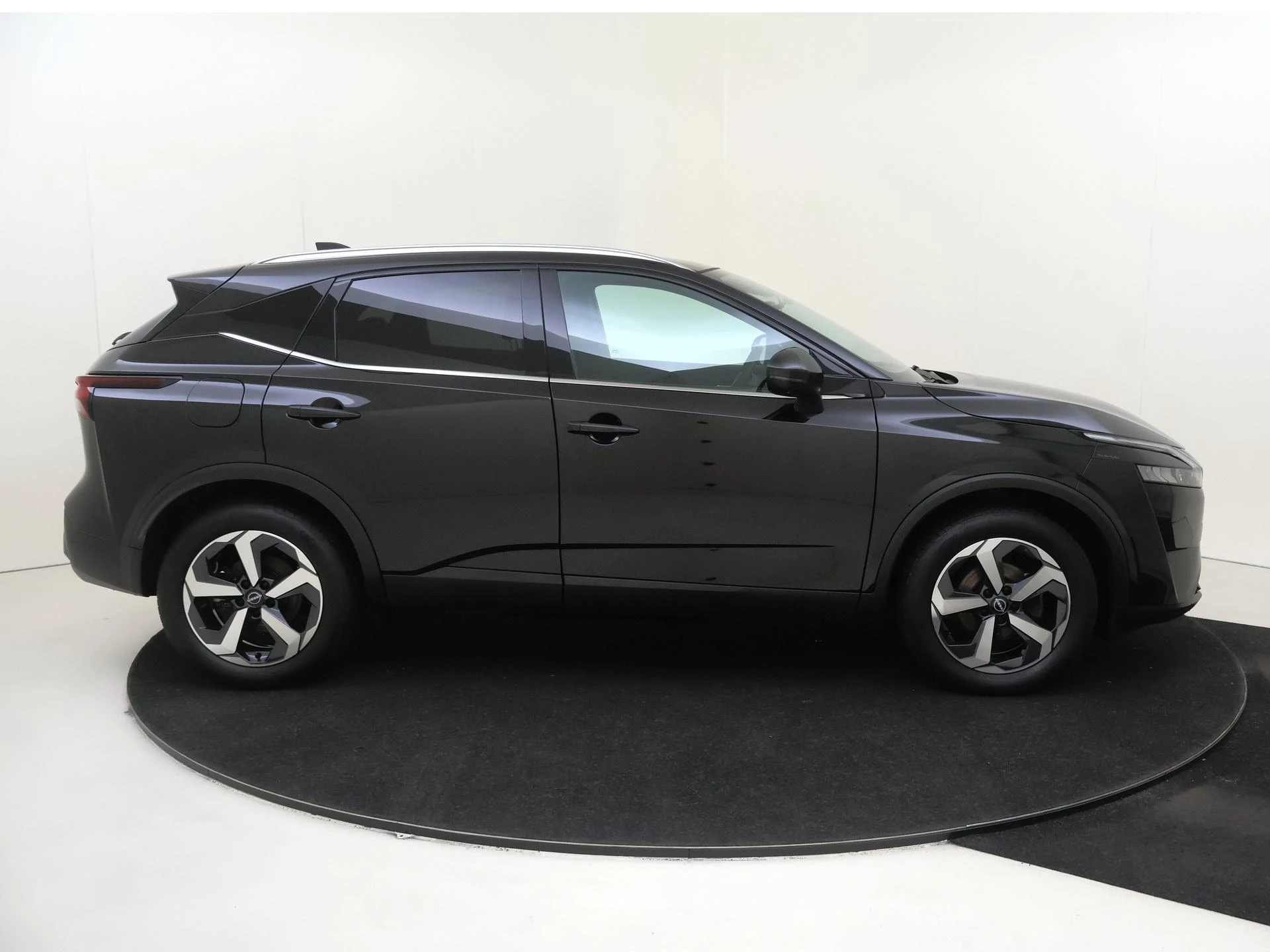 Nissan-QASHQAI-image-8