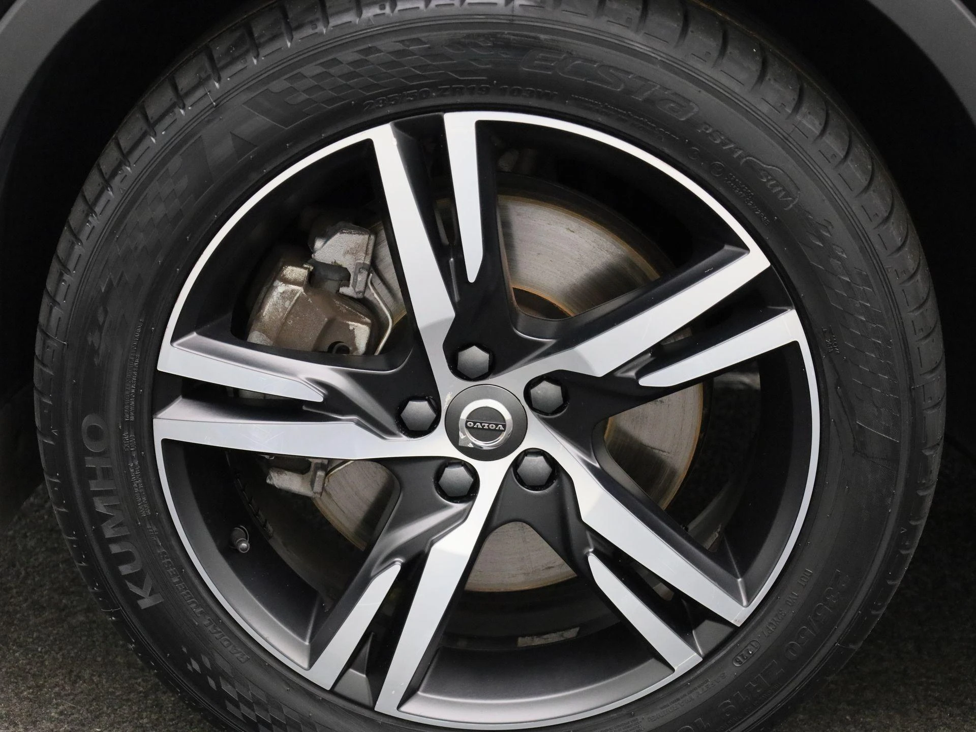 Volvo-XC40-image-13