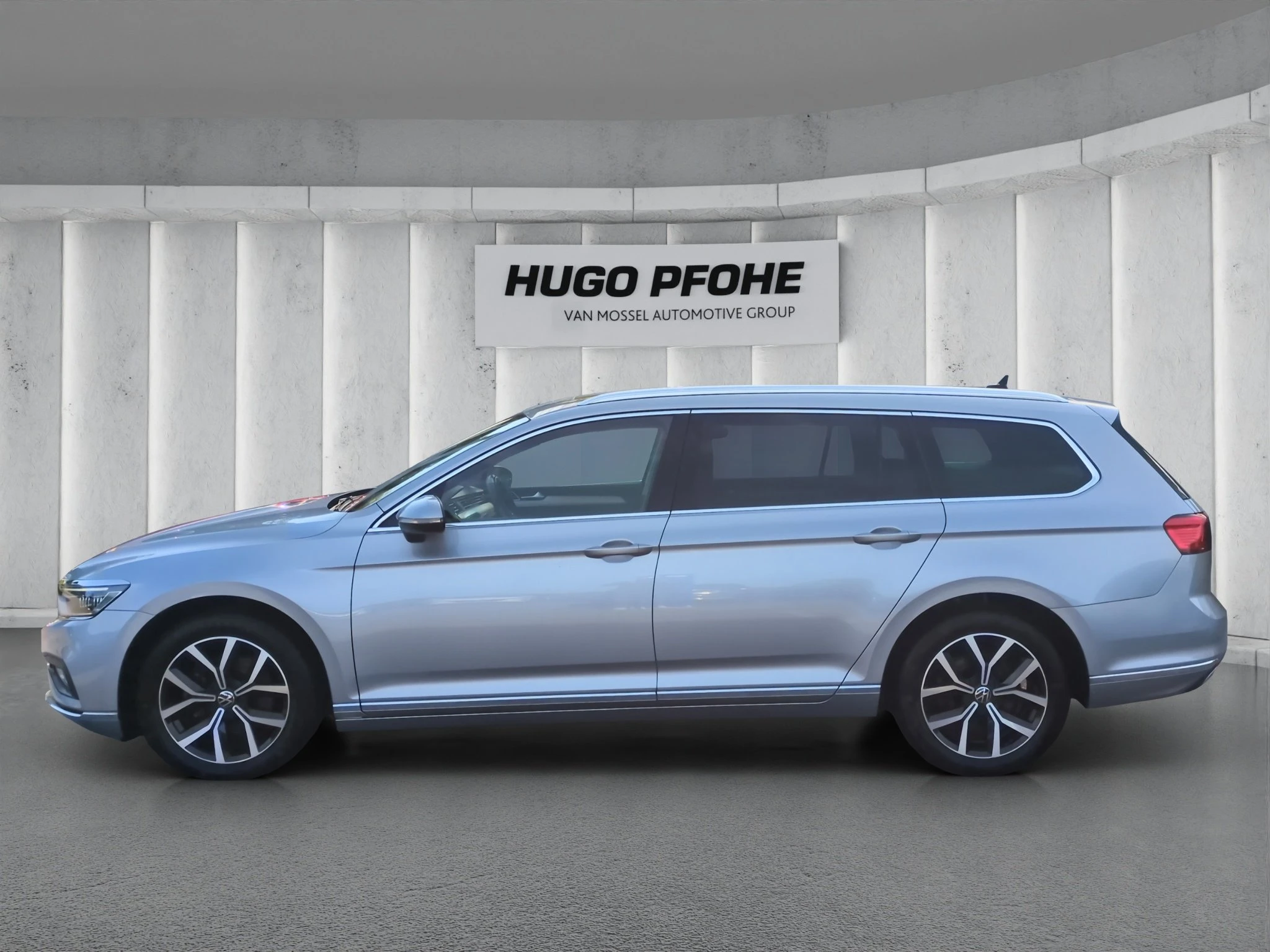 Volkswagen-Passat-image-1