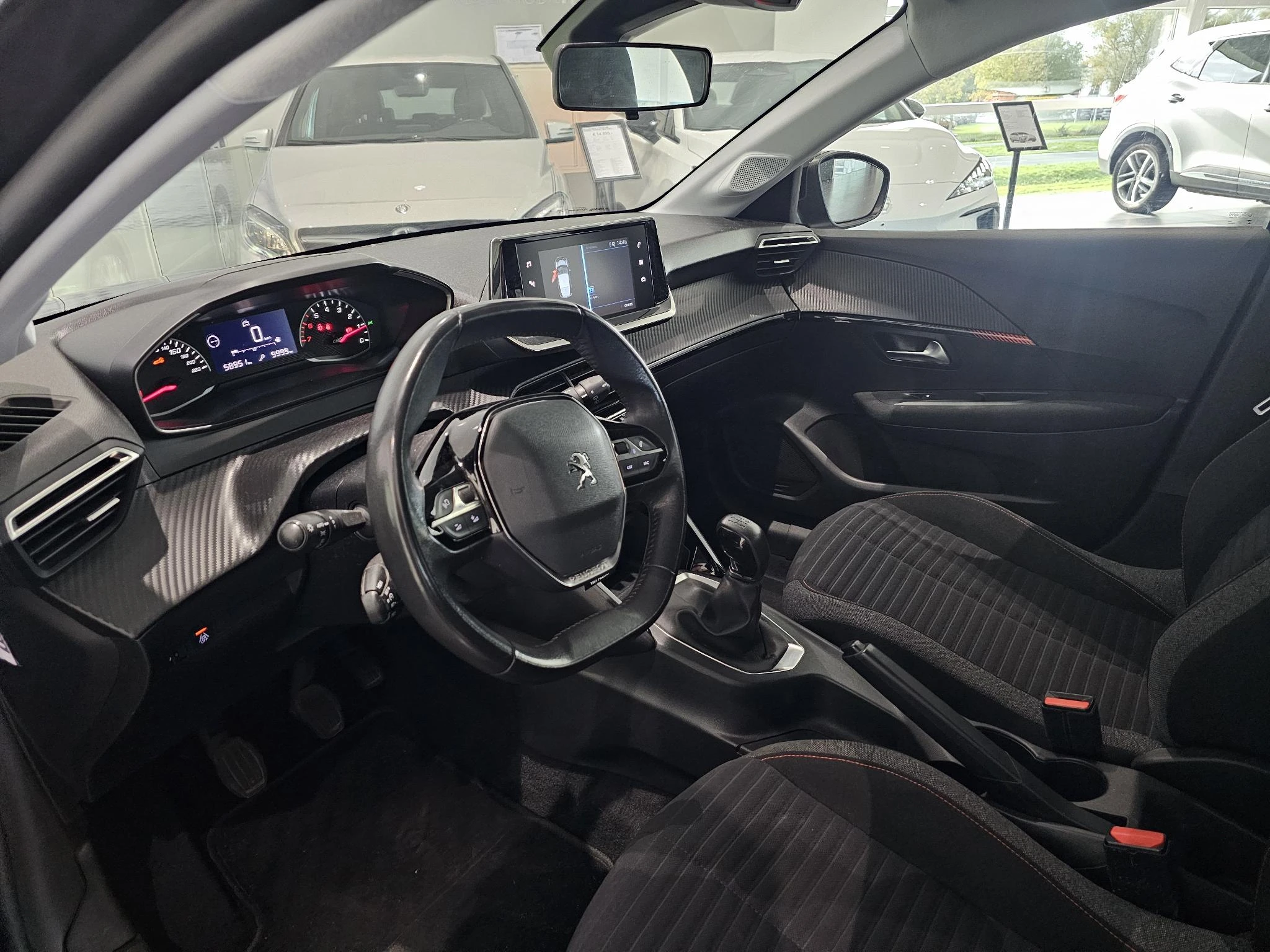 Peugeot-208-image-11