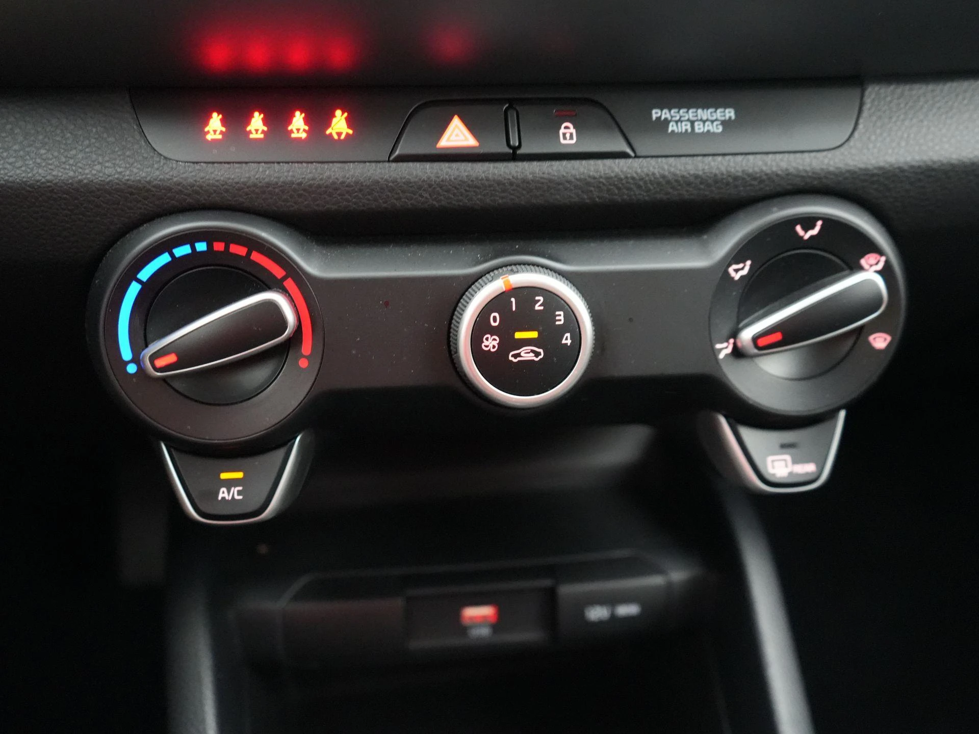 Kia-Stonic-image-16