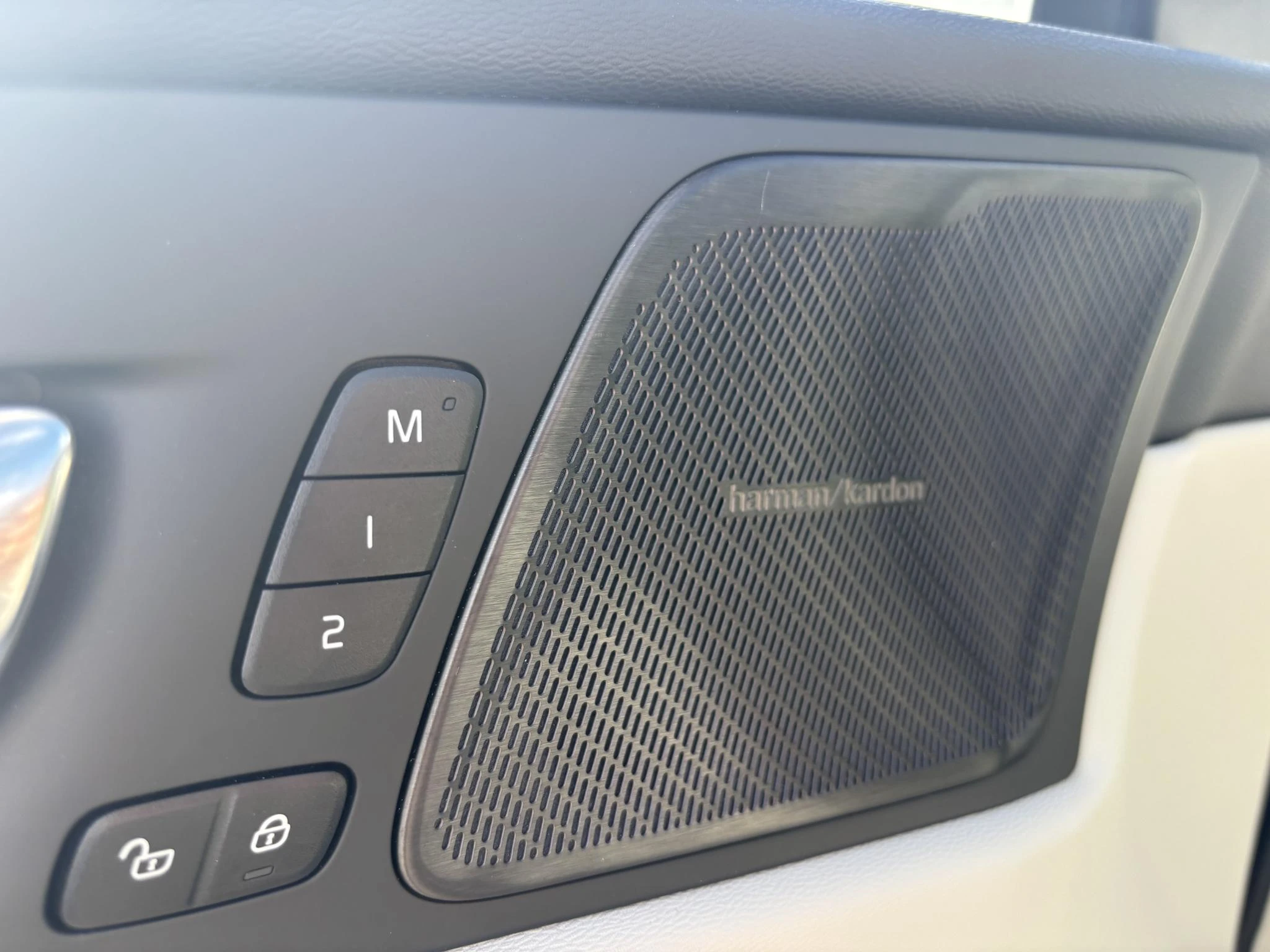 Volvo-XC60-image-5