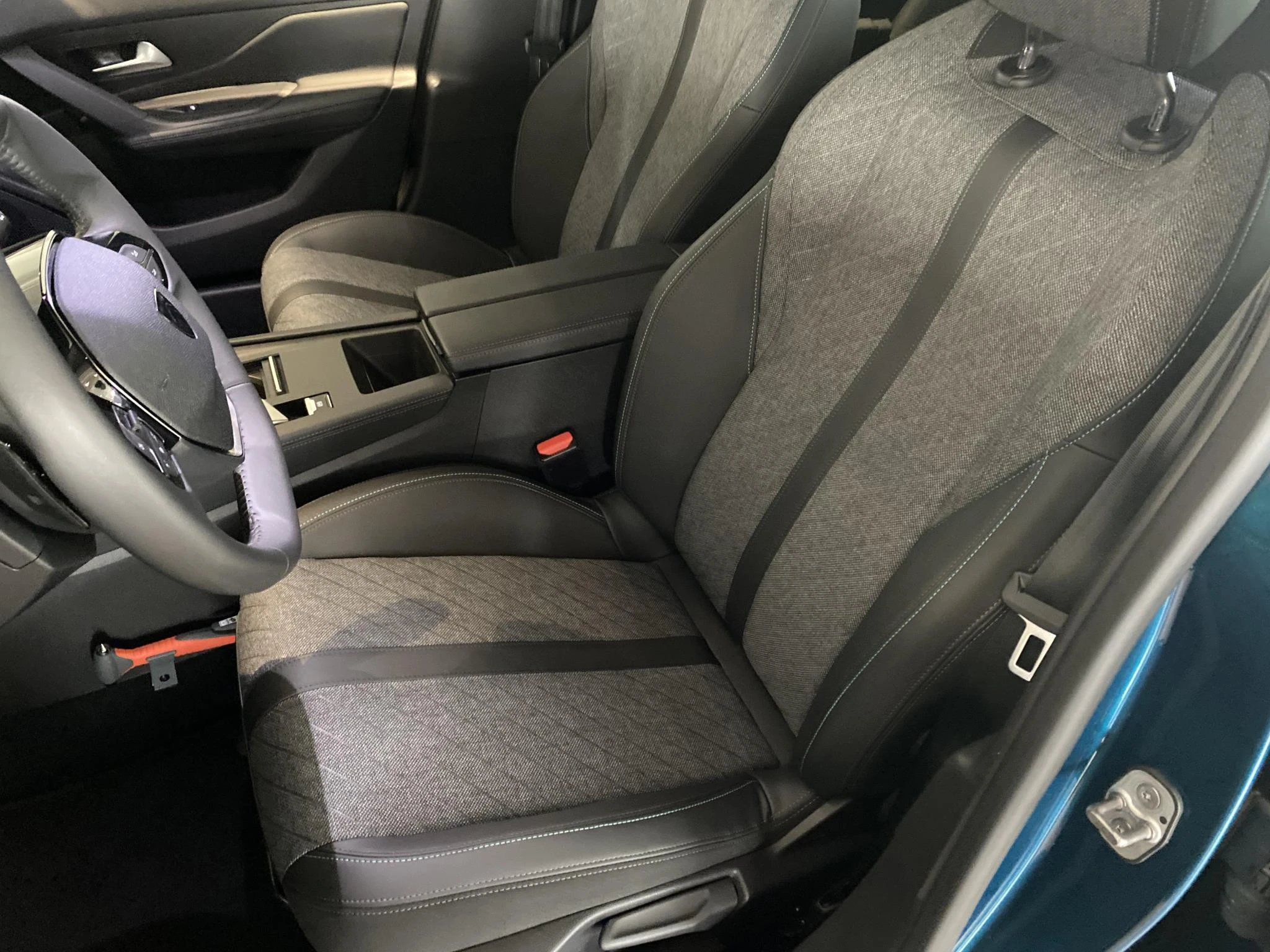 Peugeot-408-image-8