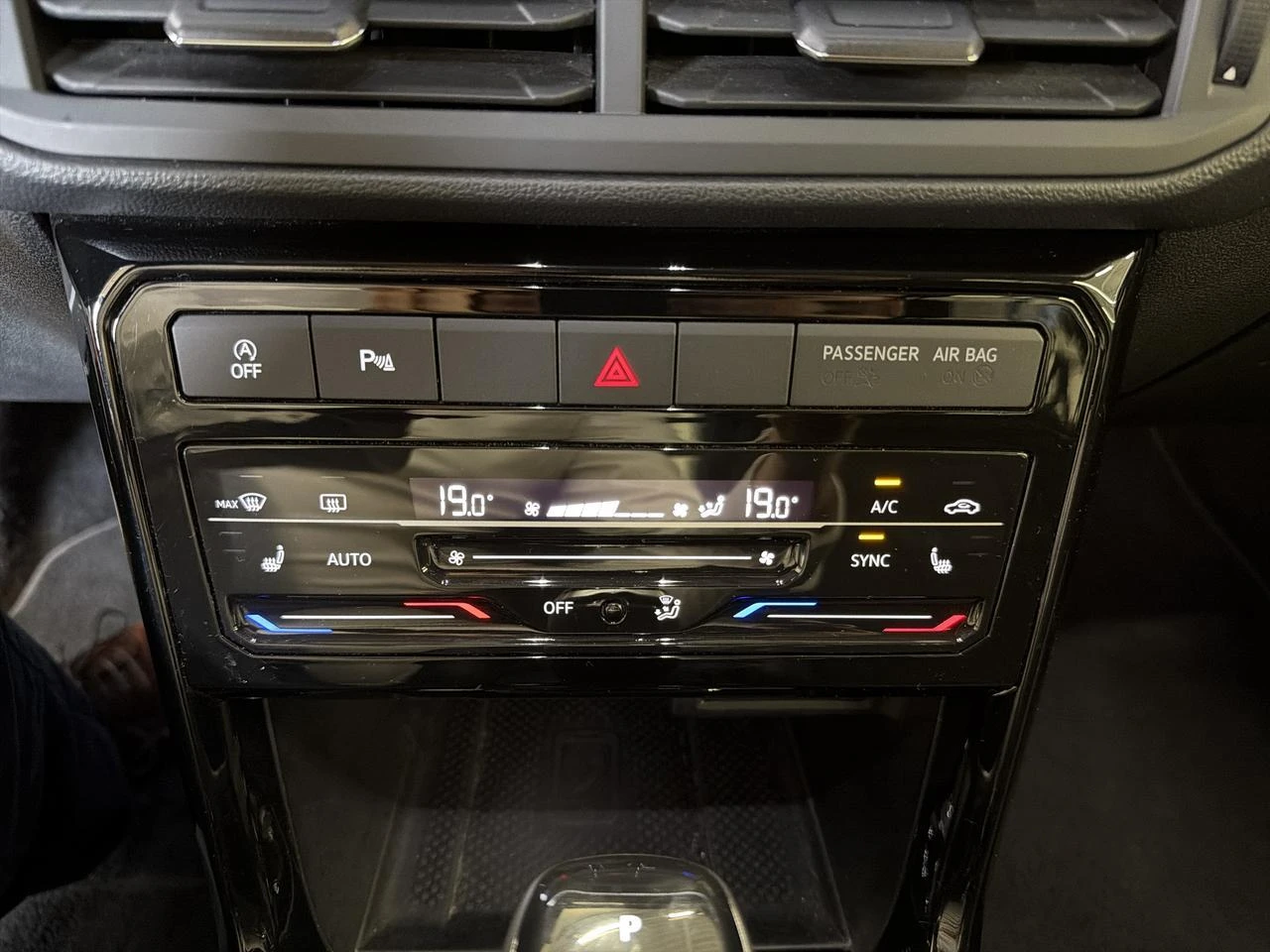 Volkswagen-T-Cross-image-14