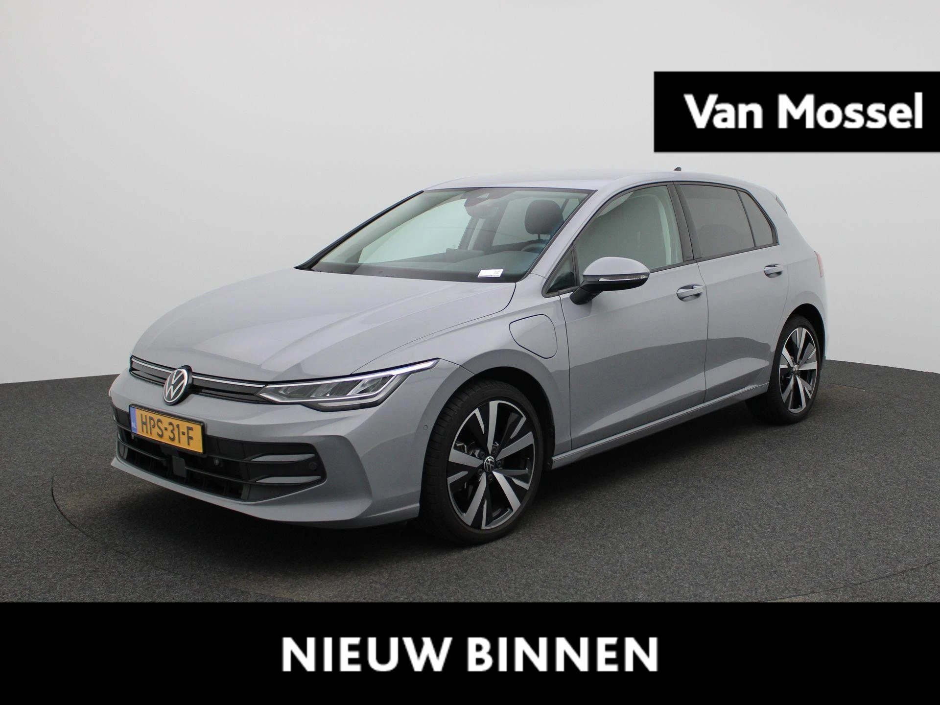 Volkswagen-Golf-image-0
