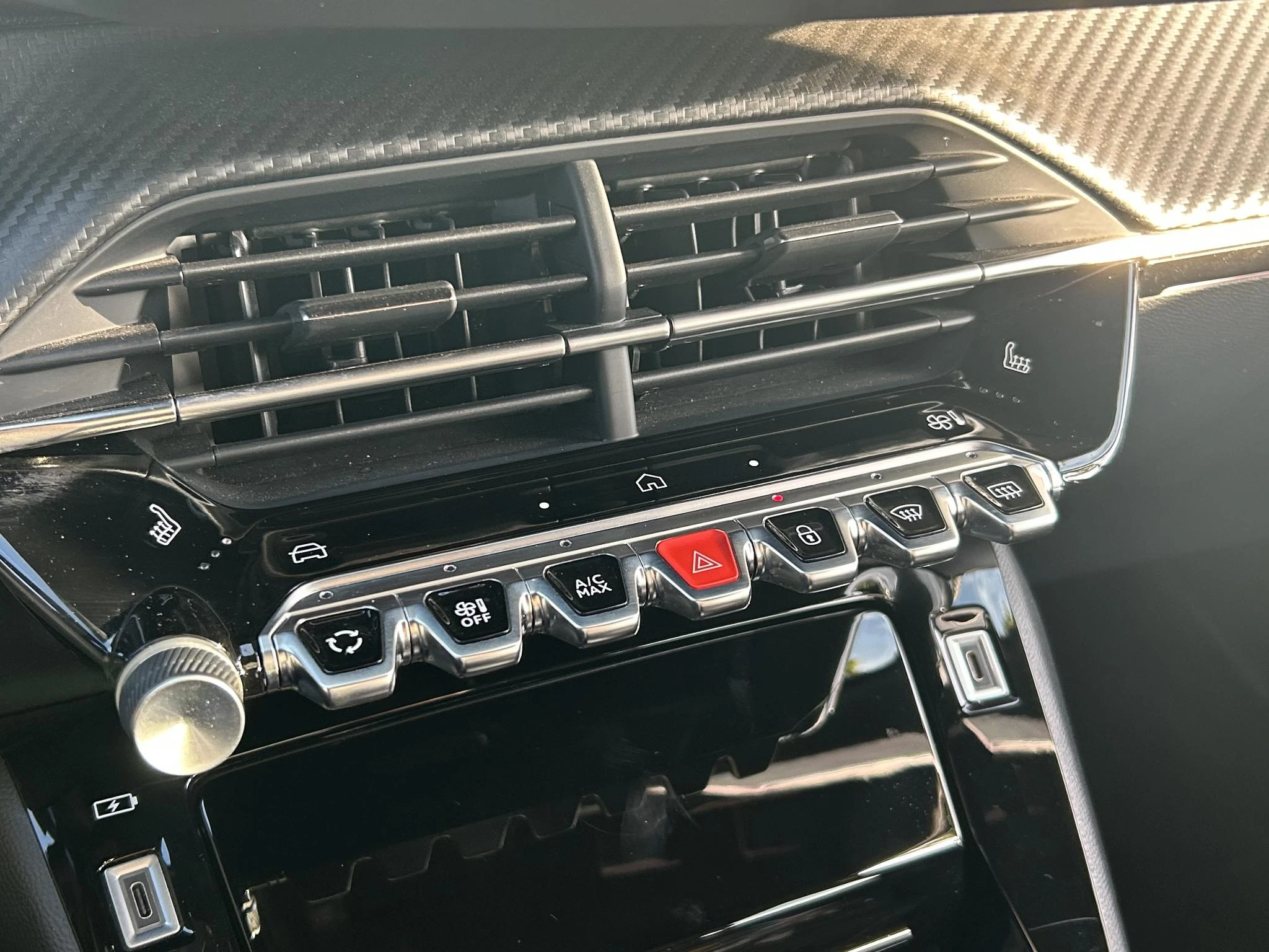 Peugeot-e-2008-image-16