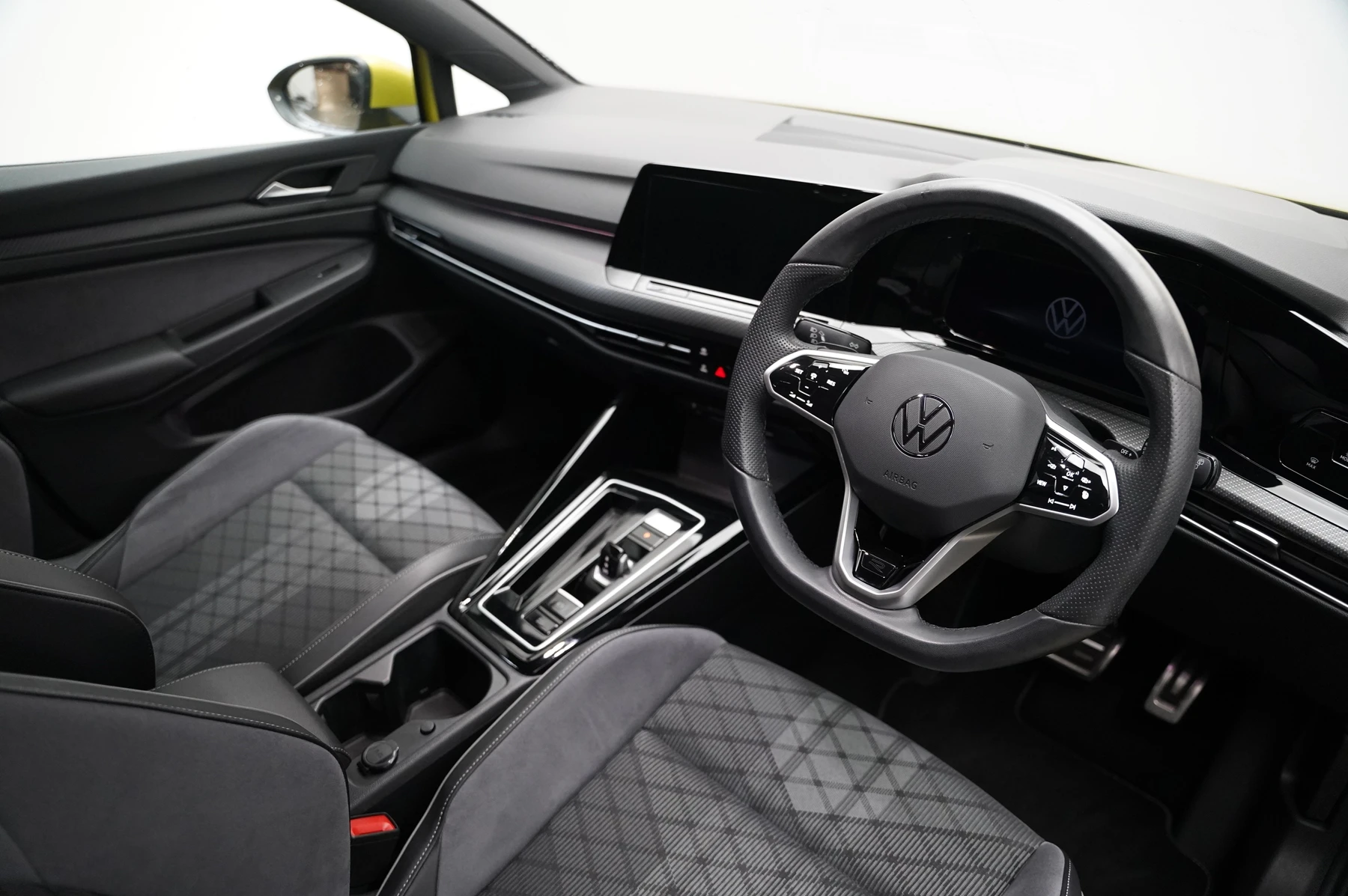 Volkswagen-Golf-image-5