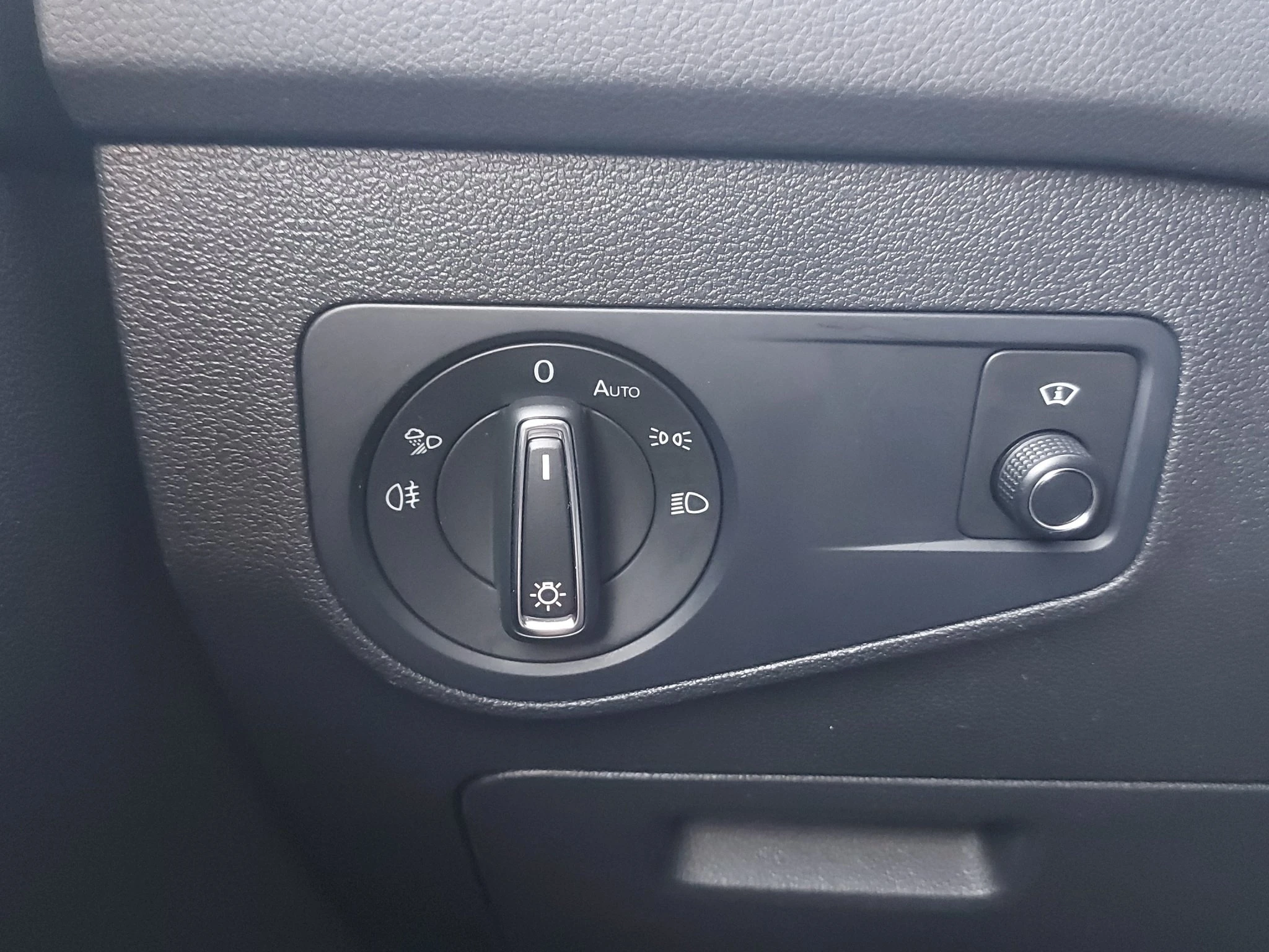 Volkswagen-Tiguan-image-27