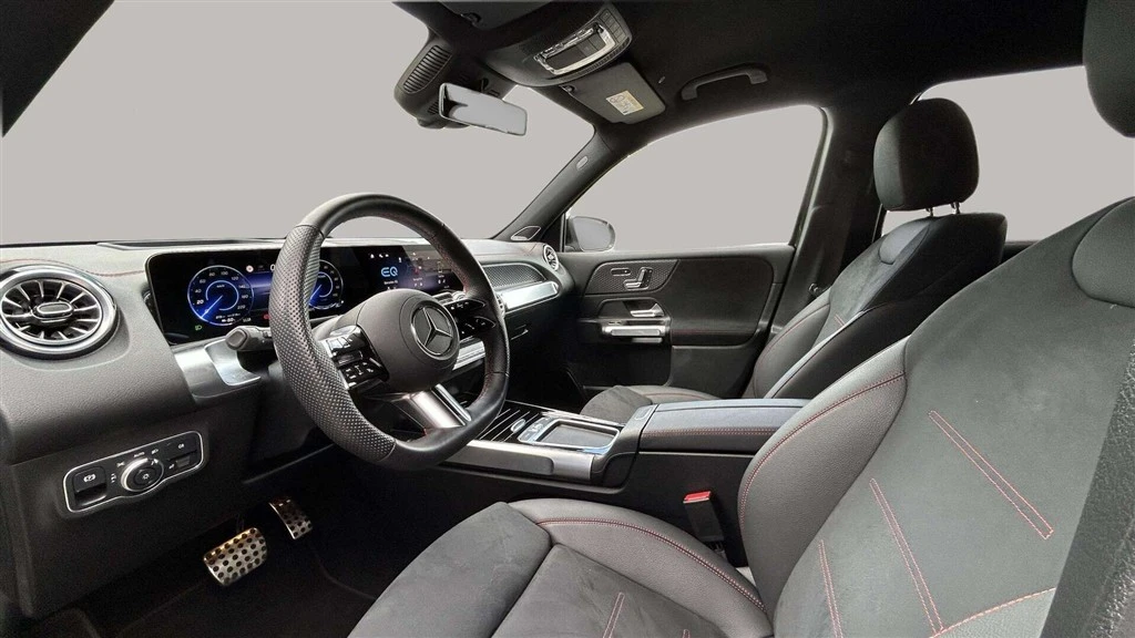 Mercedes-Benz-EQB-image-10