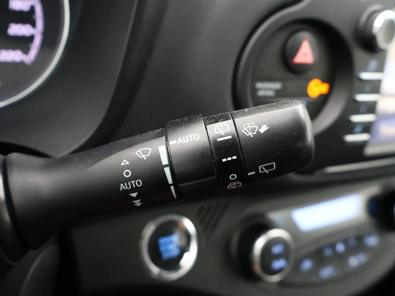 Toyota-Yaris-image-12