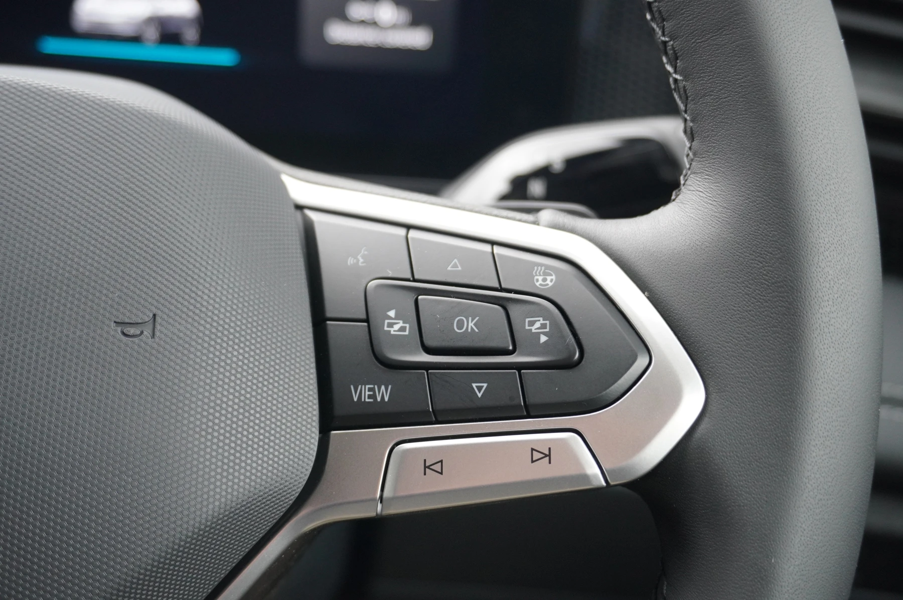 Volkswagen-Tiguan-image-17