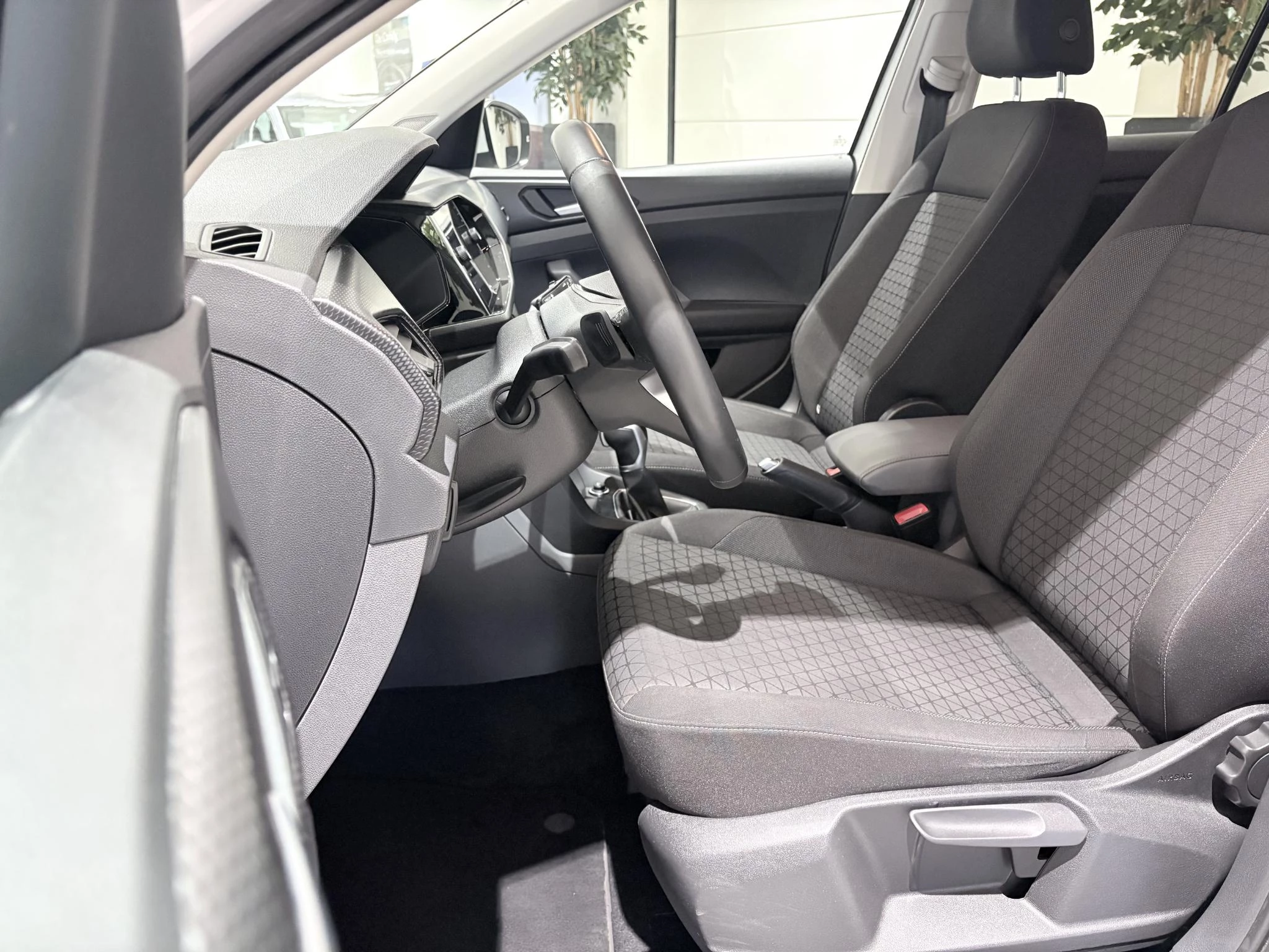 Volkswagen-T-Cross-image-12