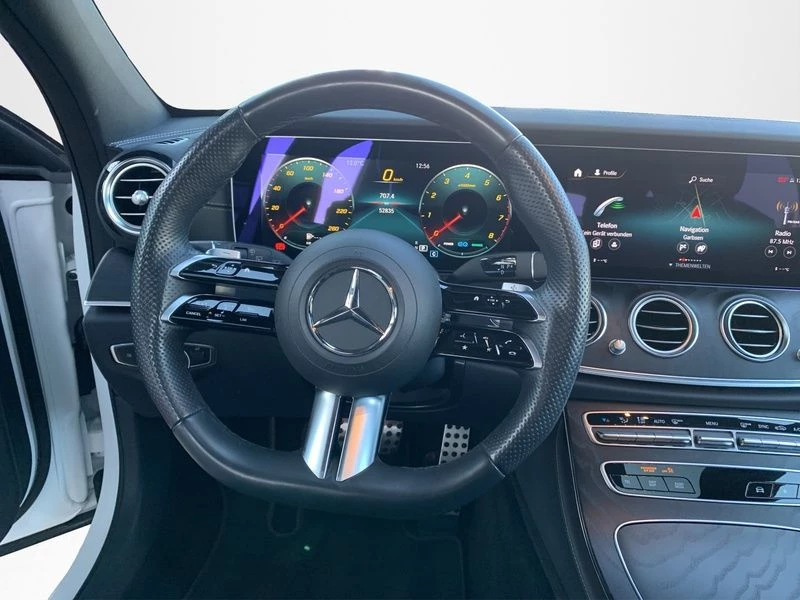 Mercedes-Benz E-Klasse 200 T AMG LINE SHZ PDC AHK TOTW LED KEYFREE AMG LineW214 E 200 T AMG LINE SHZ PDC AHK TOTW LED KEYFREE AMG Line