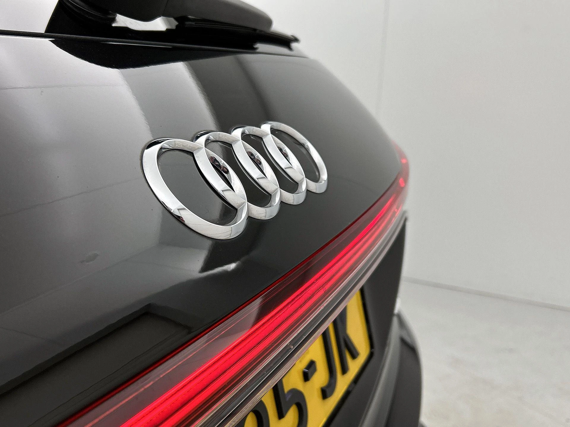 Audi-Q4 e-tron-image-7