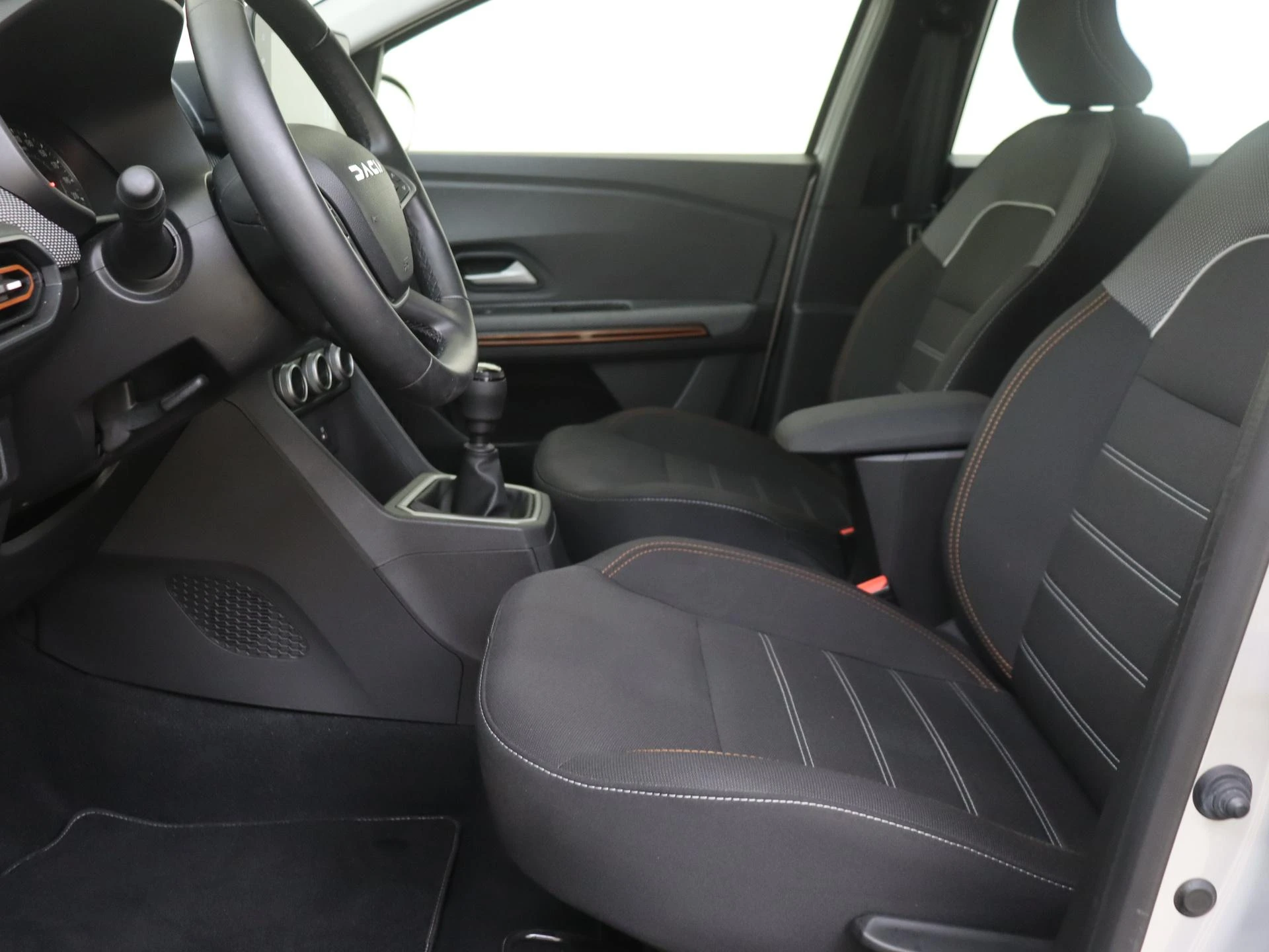 Dacia-Sandero Stepway-image-14
