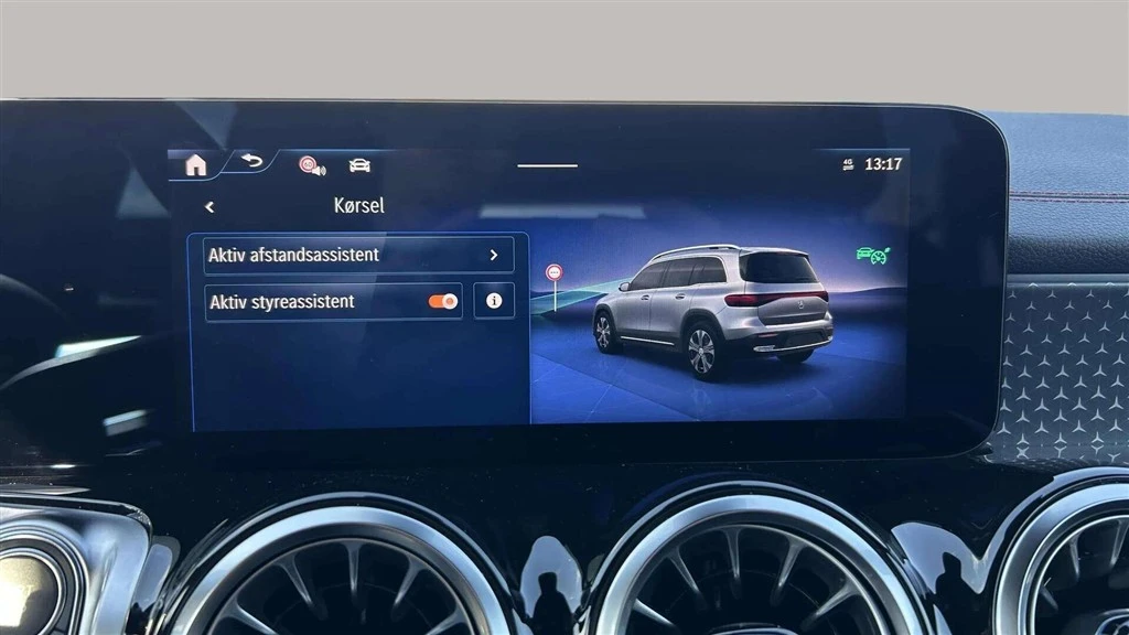 Mercedes-Benz-EQB-image-15