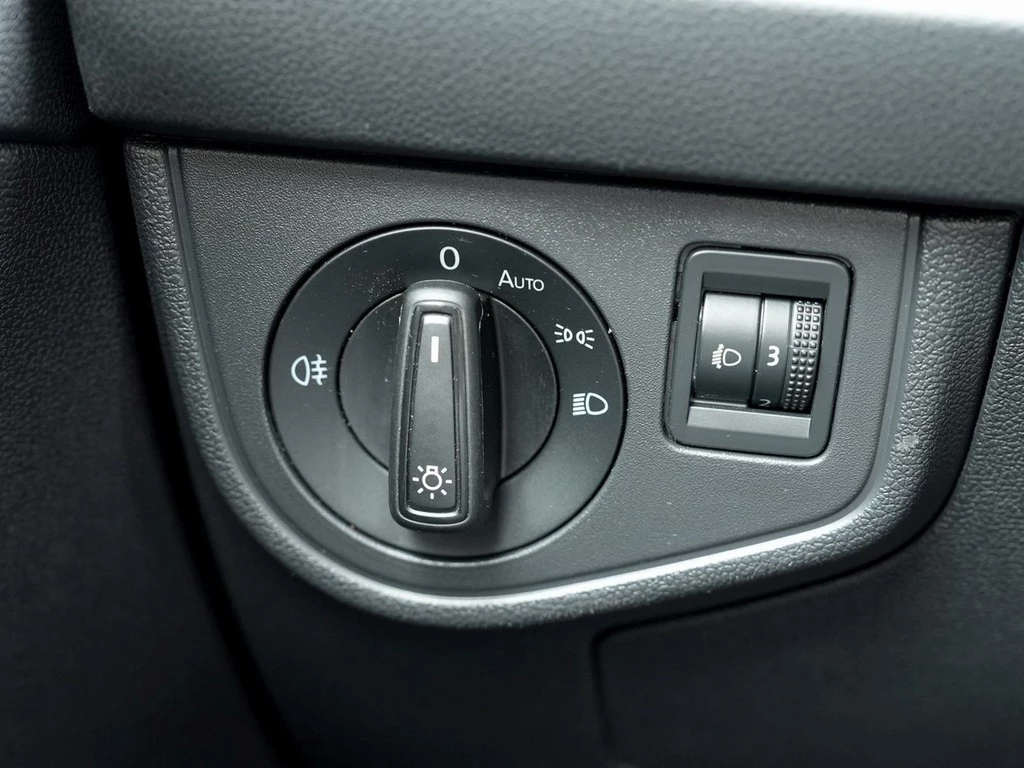 Volkswagen-Polo-image-14