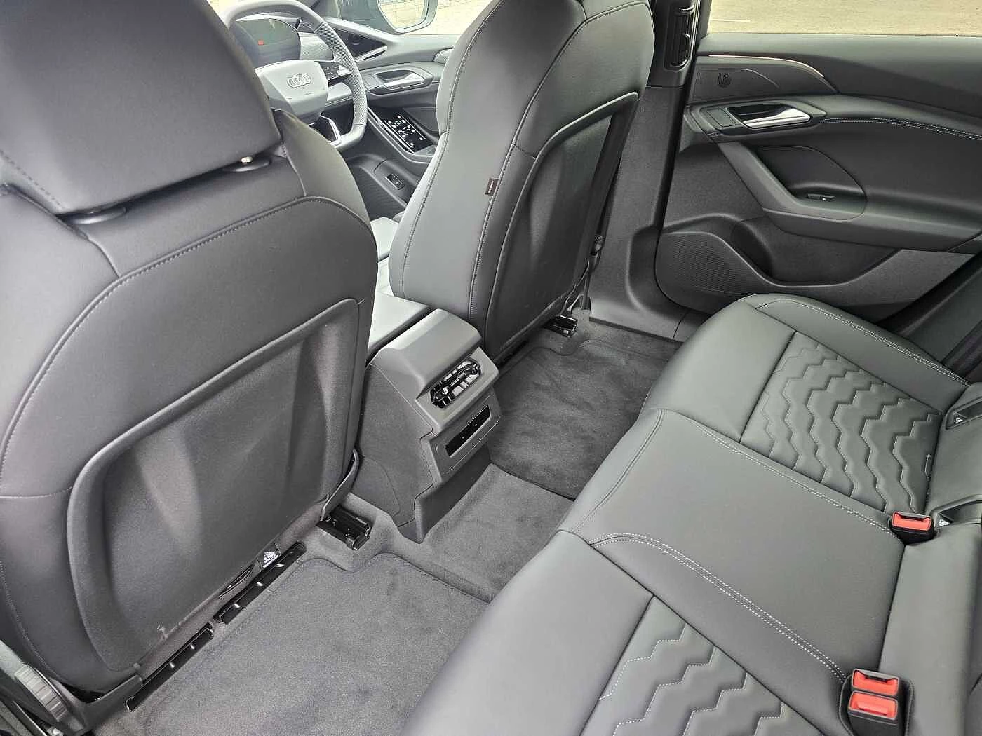 Audi-A6 Avant e-tron-image-43
