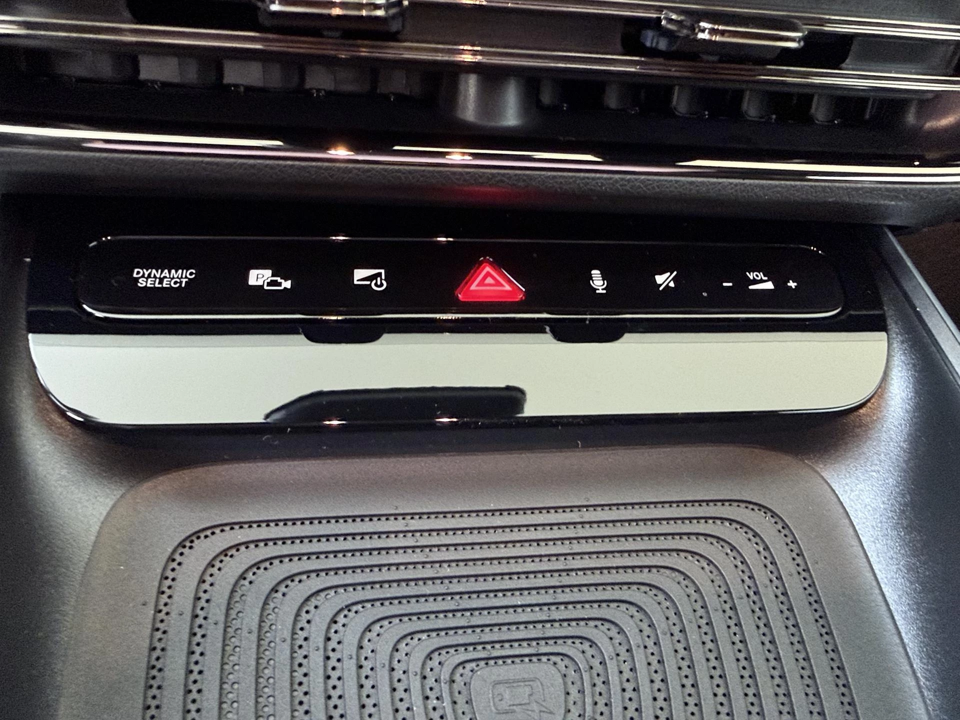 Mercedes-Benz-CLA-image-19